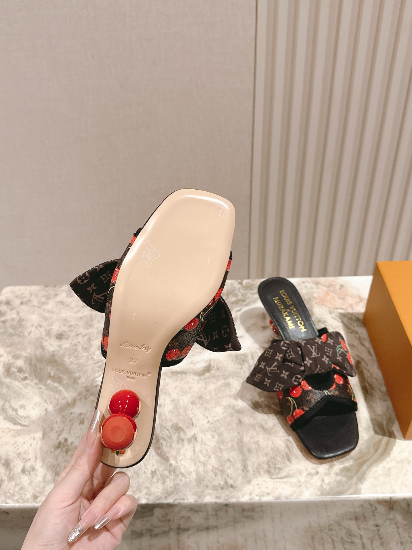樱桃🍒跟  | ²⁰²5𝐬𝐬 🤍🤎
驴家早春新品🆕 new arrival～LV春夏玛丽珍鞋，也太出彩了