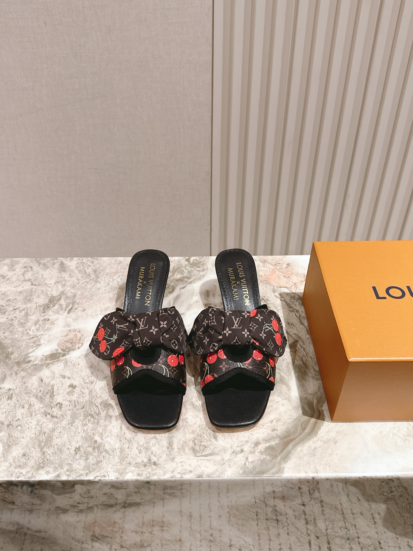 樱桃🍒跟  | ²⁰²5𝐬𝐬 🤍🤎
驴家早春新品🆕 new arrival～LV春夏玛丽珍鞋，也太出彩了