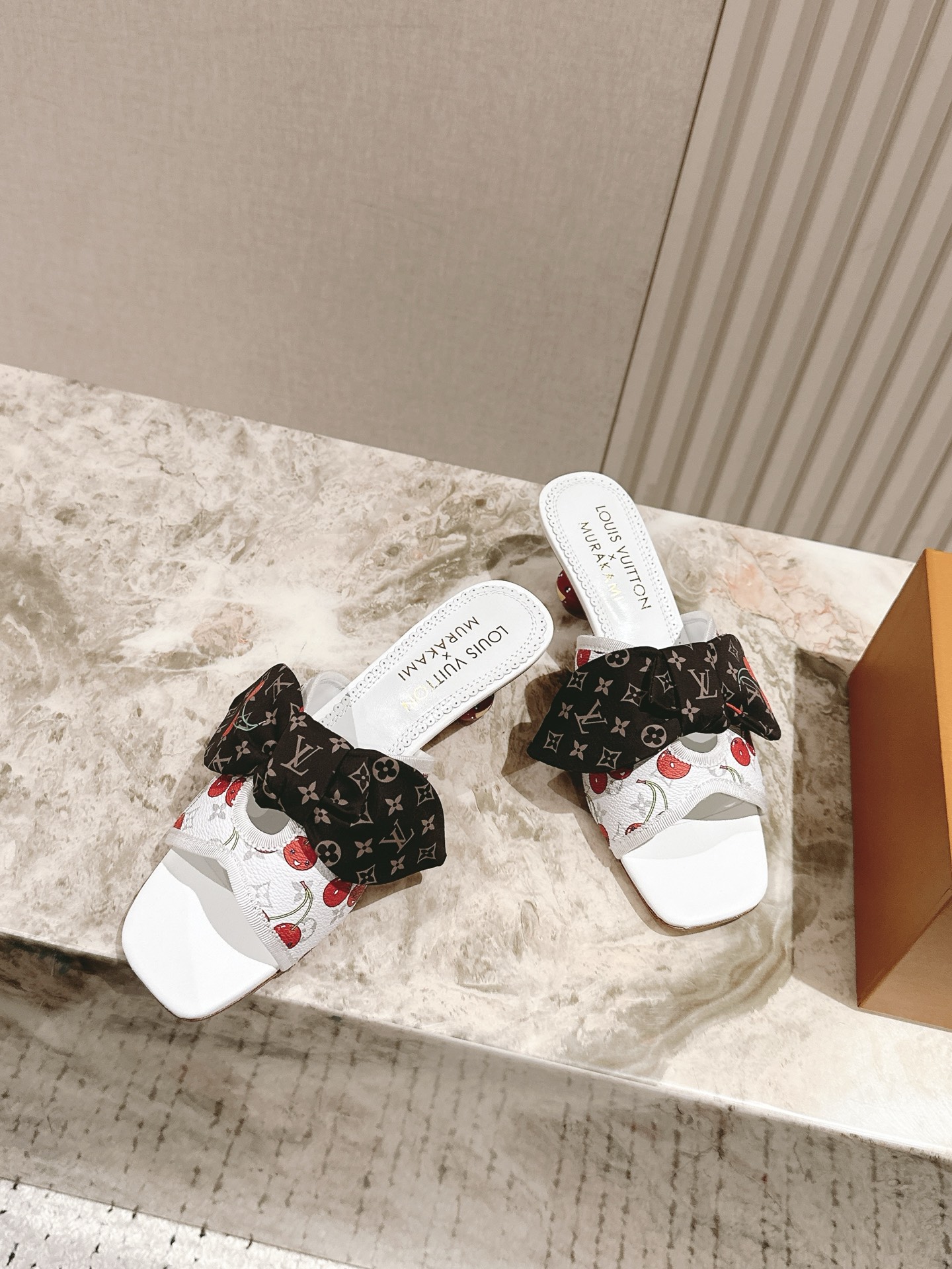 樱桃🍒跟  | ²⁰²5𝐬𝐬 🤍🤎
驴家早春新品🆕 new arrival～LV春夏玛丽珍鞋，也太出彩了