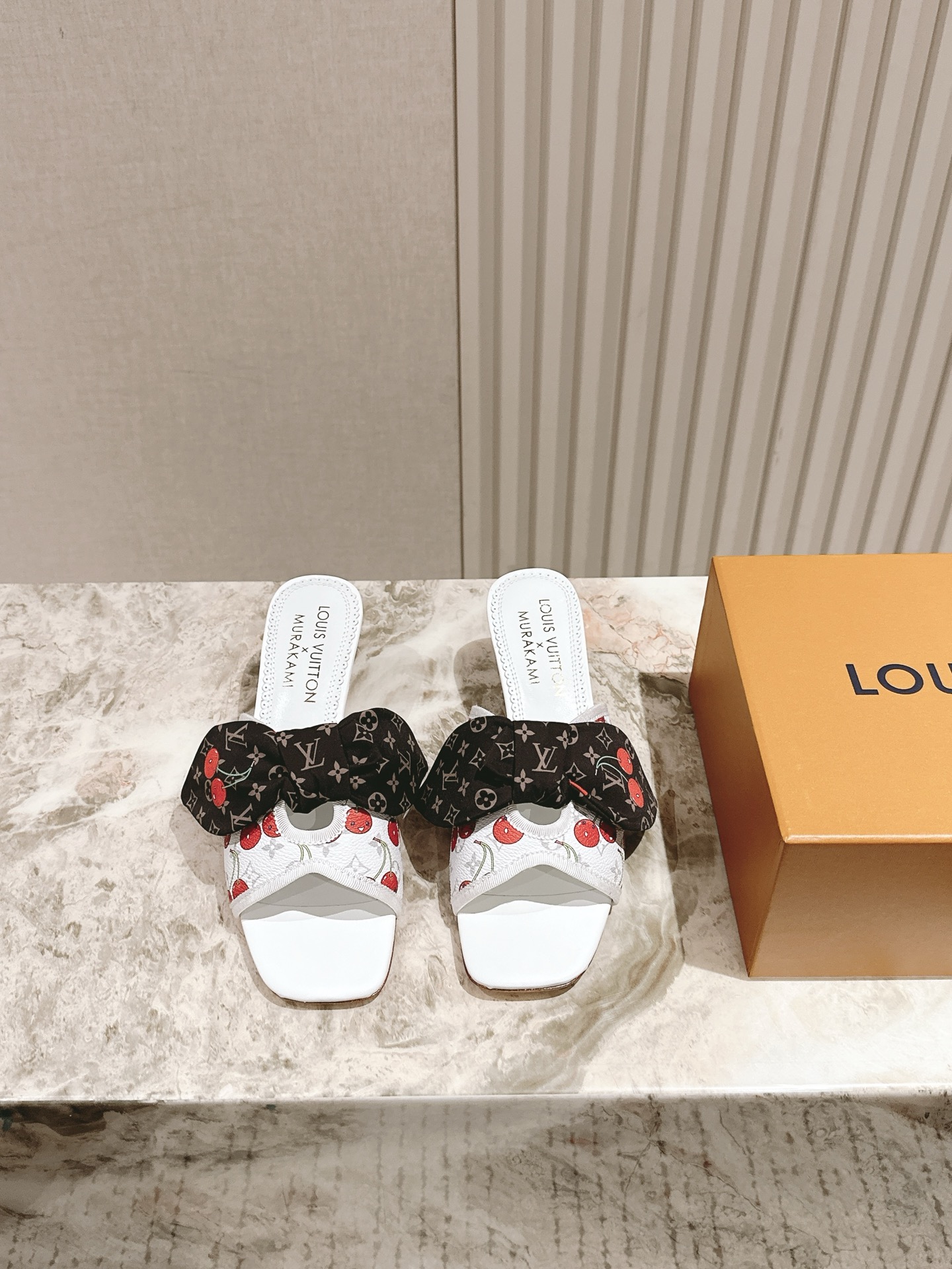 樱桃🍒跟  | ²⁰²5𝐬𝐬 🤍🤎
驴家早春新品🆕 new arrival～LV春夏玛丽珍鞋，也太出彩了