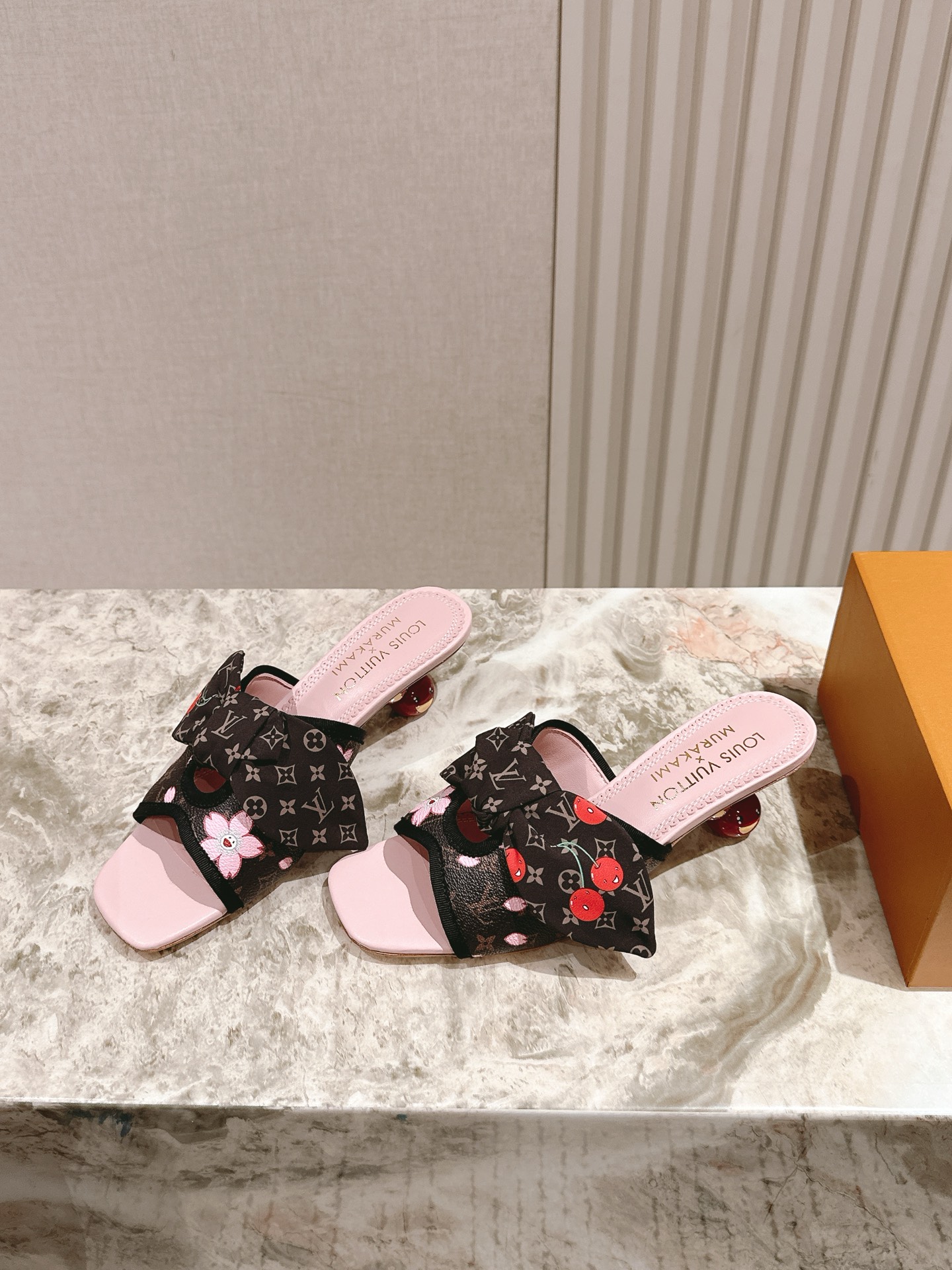 樱桃🍒跟  | ²⁰²5𝐬𝐬 🤍🤎
驴家早春新品🆕 new arrival～LV春夏玛丽珍鞋，也太出彩了