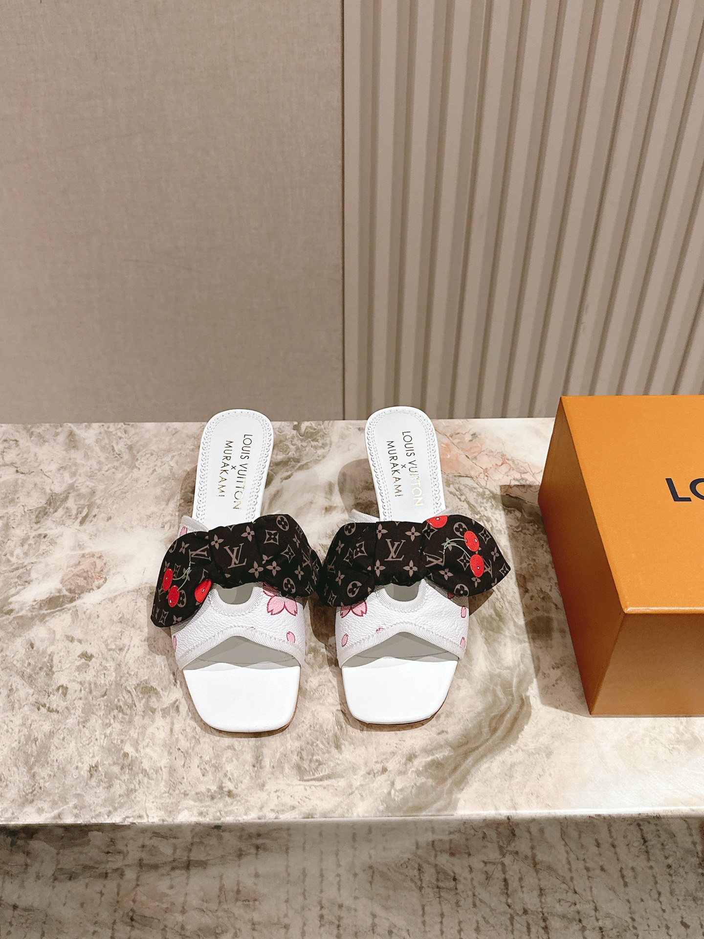 樱桃🍒跟  | ²⁰²5𝐬𝐬 🤍🤎
驴家早春新品🆕 new arrival～LV春夏玛丽珍鞋，也太出彩了