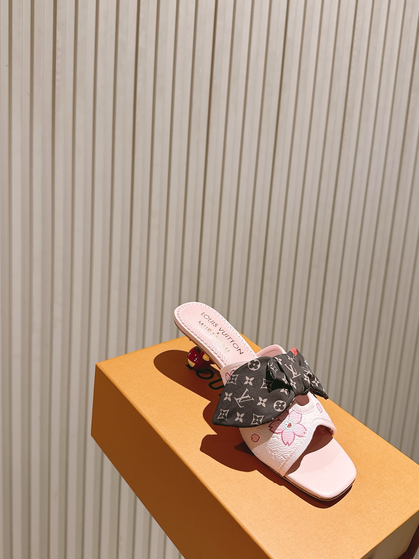 樱桃🍒跟  | ²⁰²5𝐬𝐬 🤍🤎
驴家早春新品🆕 new arrival～LV春夏玛丽珍鞋，也太出彩了