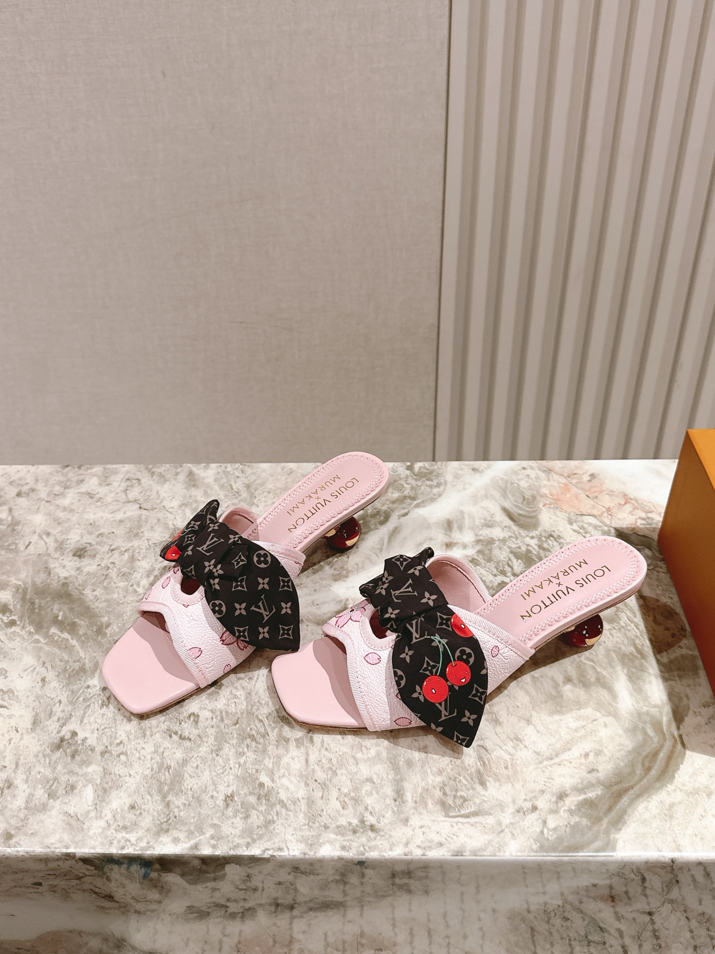 樱桃🍒跟  | ²⁰²5𝐬𝐬 🤍🤎
驴家早春新品🆕 new arrival～LV春夏玛丽珍鞋，也太出彩了