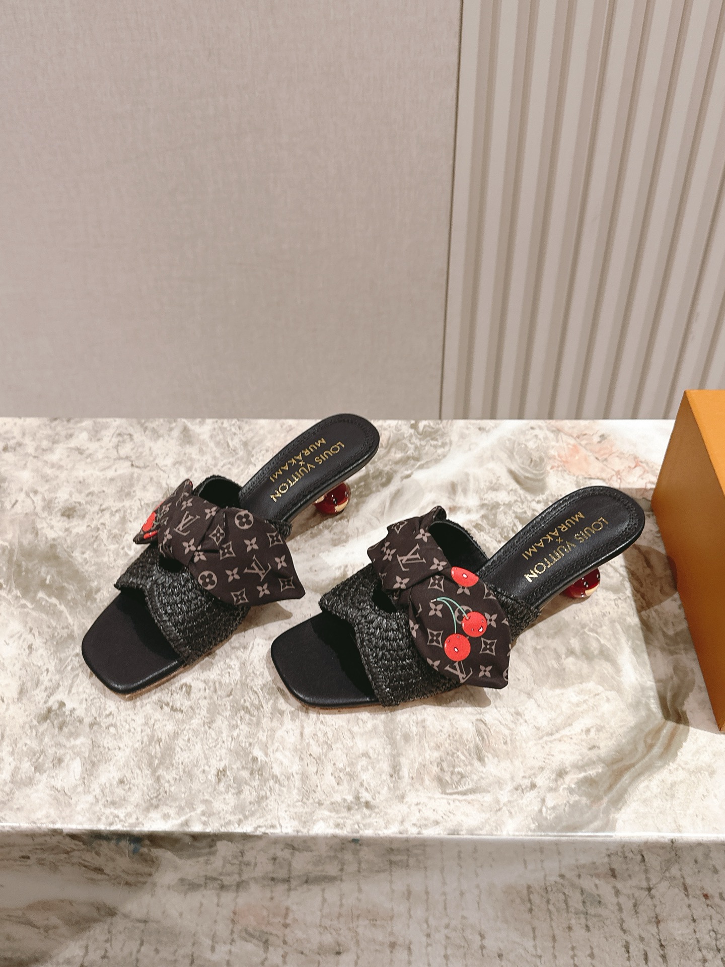樱桃🍒跟  | ²⁰²5𝐬𝐬 🤍🤎
驴家早春新品🆕 new arrival～LV春夏玛丽珍鞋，也太出彩了