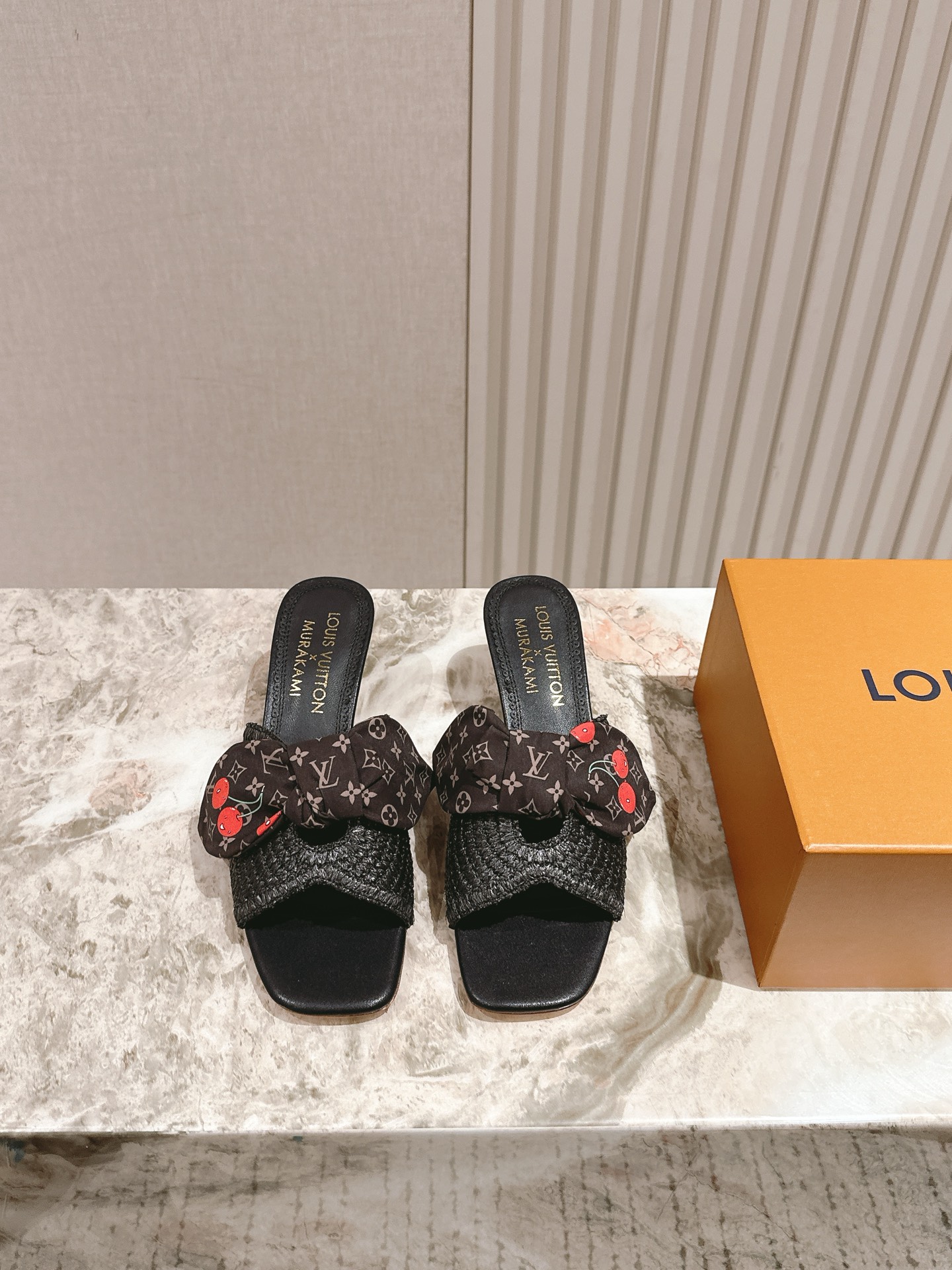 樱桃🍒跟  | ²⁰²5𝐬𝐬 🤍🤎
驴家早春新品🆕 new arrival～LV春夏玛丽珍鞋，也太出彩了