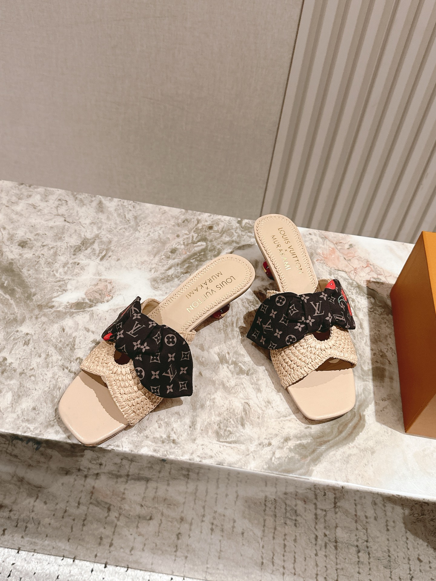 樱桃🍒跟  | ²⁰²5𝐬𝐬 🤍🤎
驴家早春新品🆕 new arrival～LV春夏玛丽珍鞋，也太出彩了