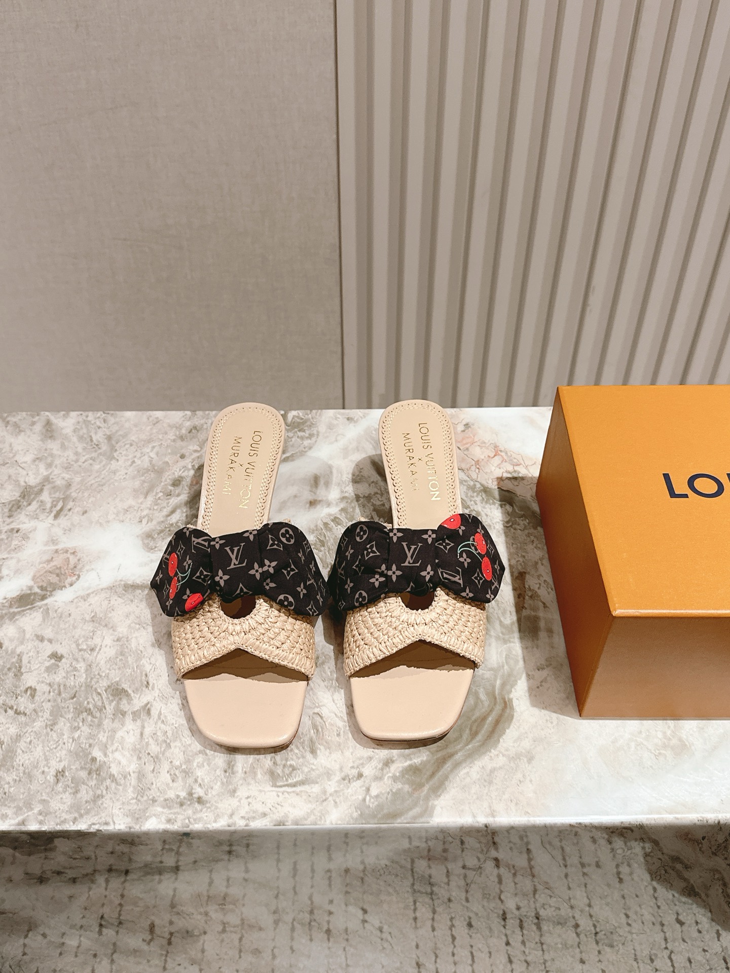 樱桃🍒跟  | ²⁰²5𝐬𝐬 🤍🤎
驴家早春新品🆕 new arrival～LV春夏玛丽珍鞋，也太出彩了