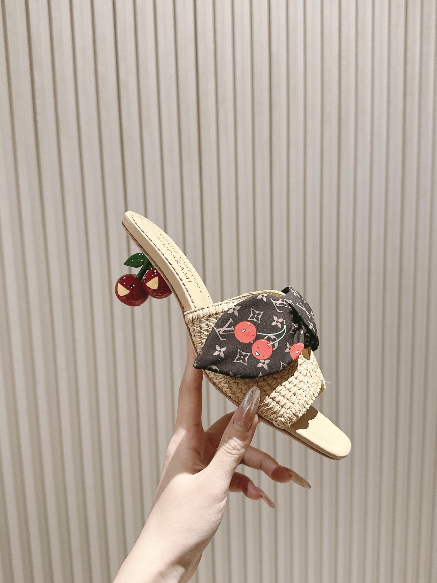 樱桃🍒跟  | ²⁰²5𝐬𝐬 🤍🤎
驴家早春新品🆕 new arrival～LV春夏玛丽珍鞋，也太出彩了