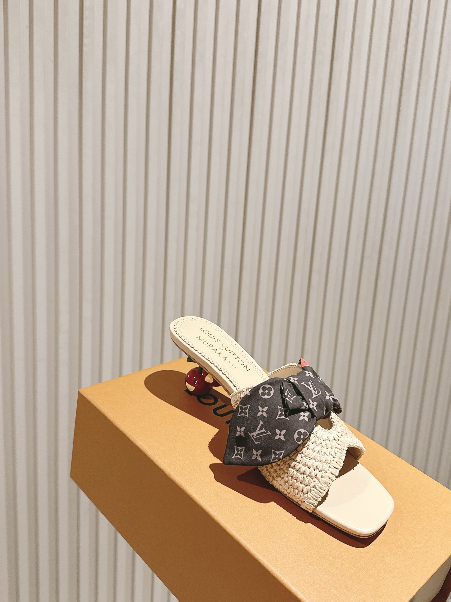 樱桃🍒跟  | ²⁰²5𝐬𝐬 🤍🤎
驴家早春新品🆕 new arrival～LV春夏玛丽珍鞋，也太出彩了