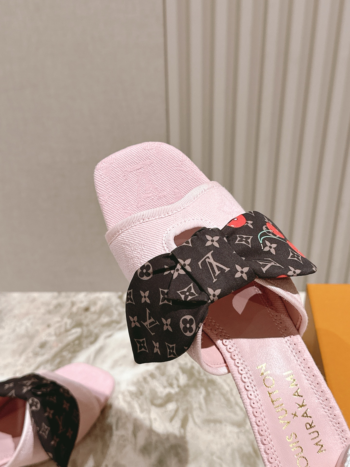 樱桃🍒跟  | ²⁰²5𝐬𝐬 🤍🤎
驴家早春新品🆕 new arrival～LV春夏玛丽珍鞋，也太出彩了
