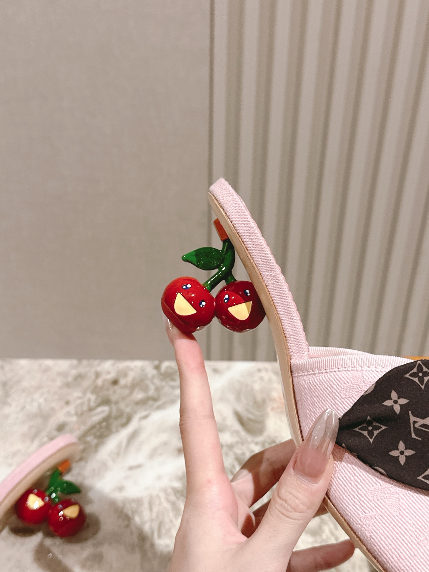 樱桃🍒跟  | ²⁰²5𝐬𝐬 🤍🤎
驴家早春新品🆕 new arrival～LV春夏玛丽珍鞋，也太出彩了