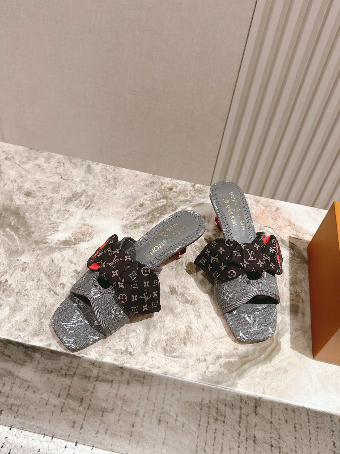 樱桃🍒跟  | ²⁰²5𝐬𝐬 🤍🤎
驴家早春新品🆕 new arrival～LV春夏玛丽珍鞋，也太出彩了