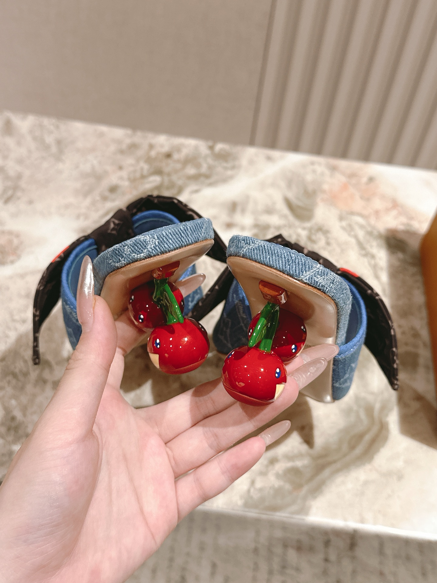 樱桃🍒跟  | ²⁰²5𝐬𝐬 🤍🤎
驴家早春新品🆕 new arrival～LV春夏玛丽珍鞋，也太出彩了