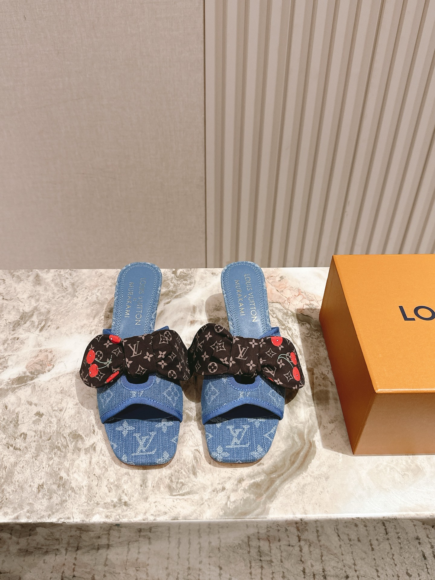 樱桃🍒跟  | ²⁰²5𝐬𝐬 🤍🤎
驴家早春新品🆕 new arrival～LV春夏玛丽珍鞋，也太出彩了