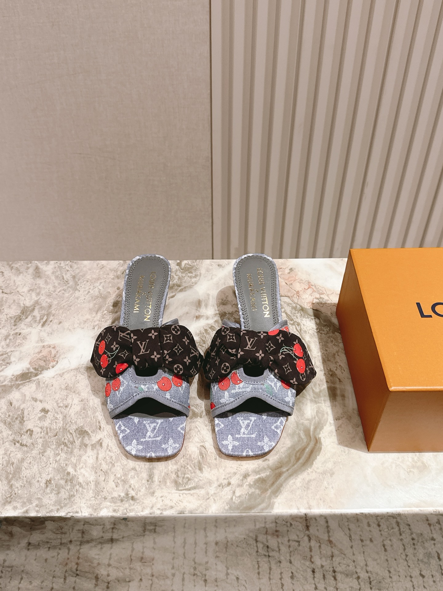 樱桃🍒跟  | ²⁰²5𝐬𝐬 🤍🤎
驴家早春新品🆕 new arrival～LV春夏玛丽珍鞋，也太出彩了