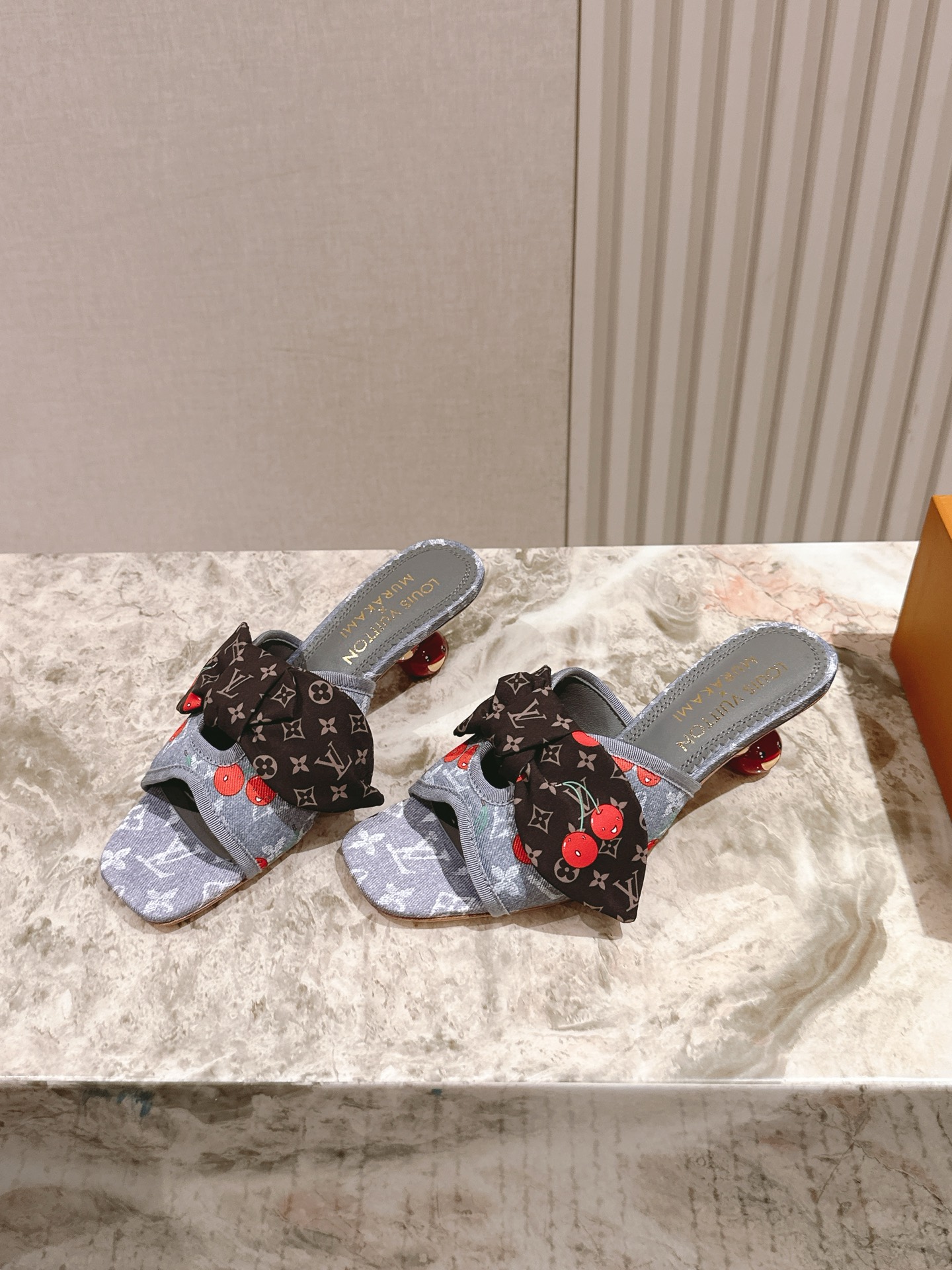 樱桃🍒跟  | ²⁰²5𝐬𝐬 🤍🤎
驴家早春新品🆕 new arrival～LV春夏玛丽珍鞋，也太出彩了