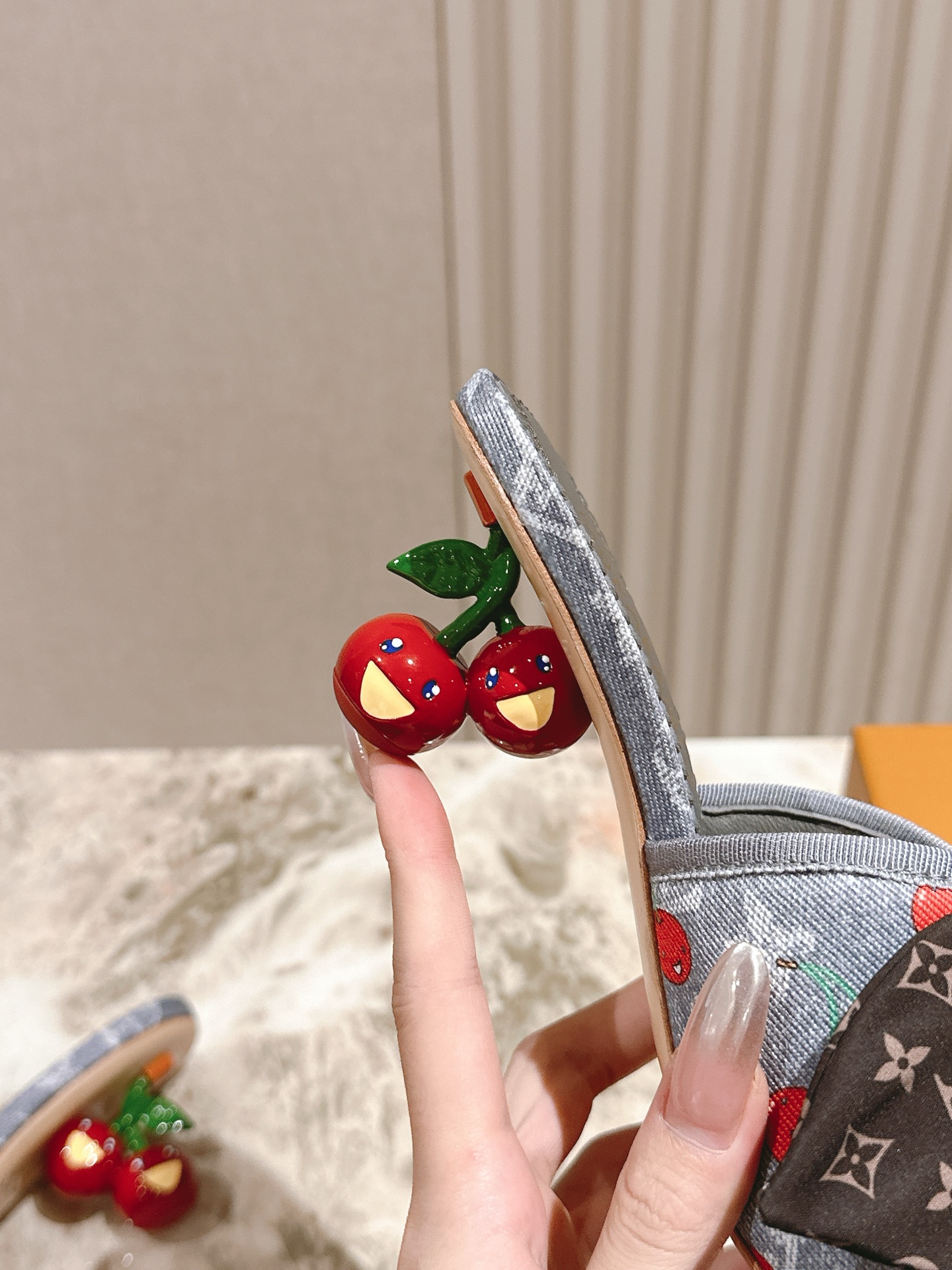 樱桃🍒跟  | ²⁰²5𝐬𝐬 🤍🤎
驴家早春新品🆕 new arrival～LV春夏玛丽珍鞋，也太出彩了