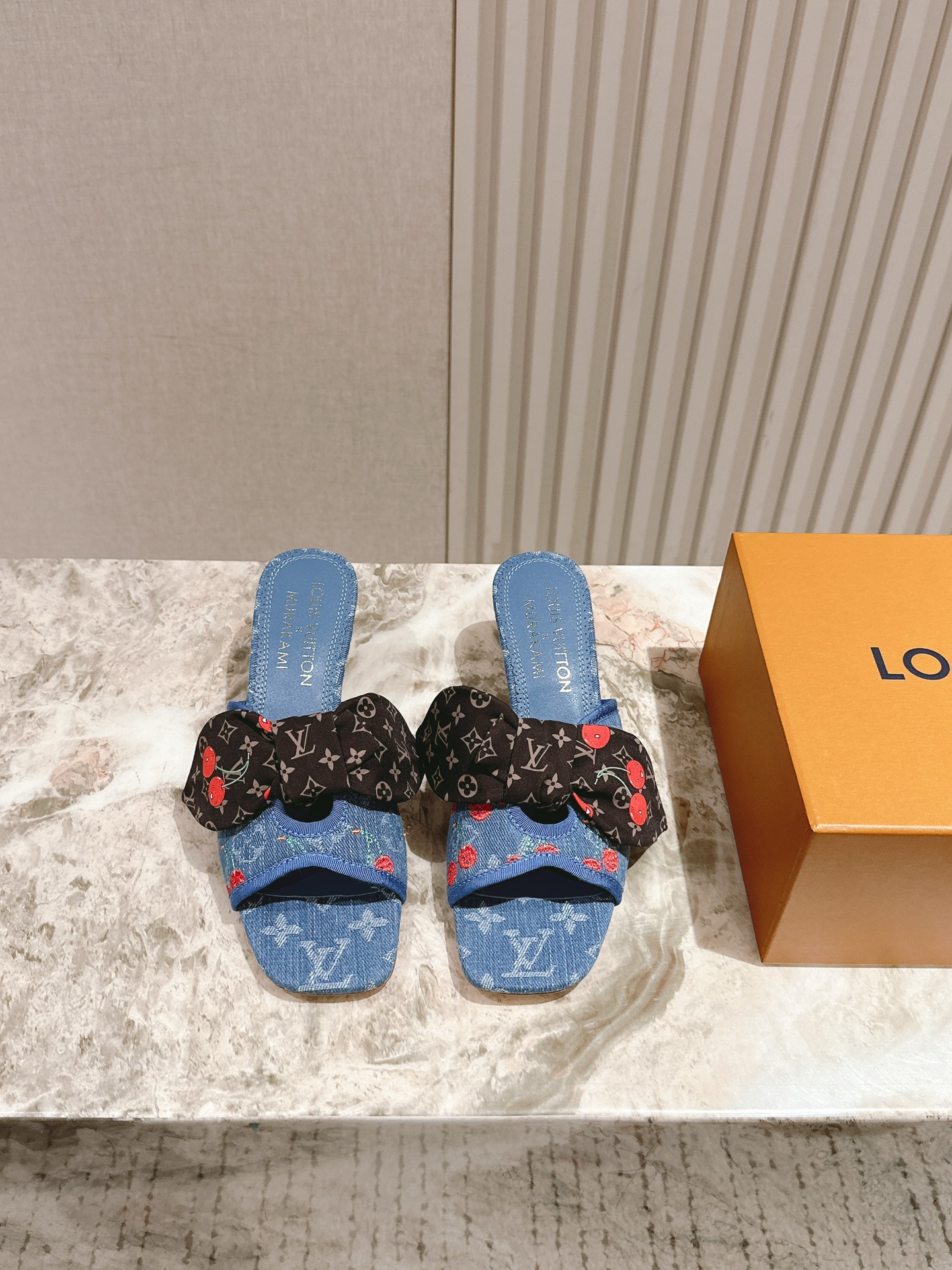 樱桃🍒跟  | ²⁰²5𝐬𝐬 🤍🤎
驴家早春新品🆕 new arrival～LV春夏玛丽珍鞋，也太出彩了