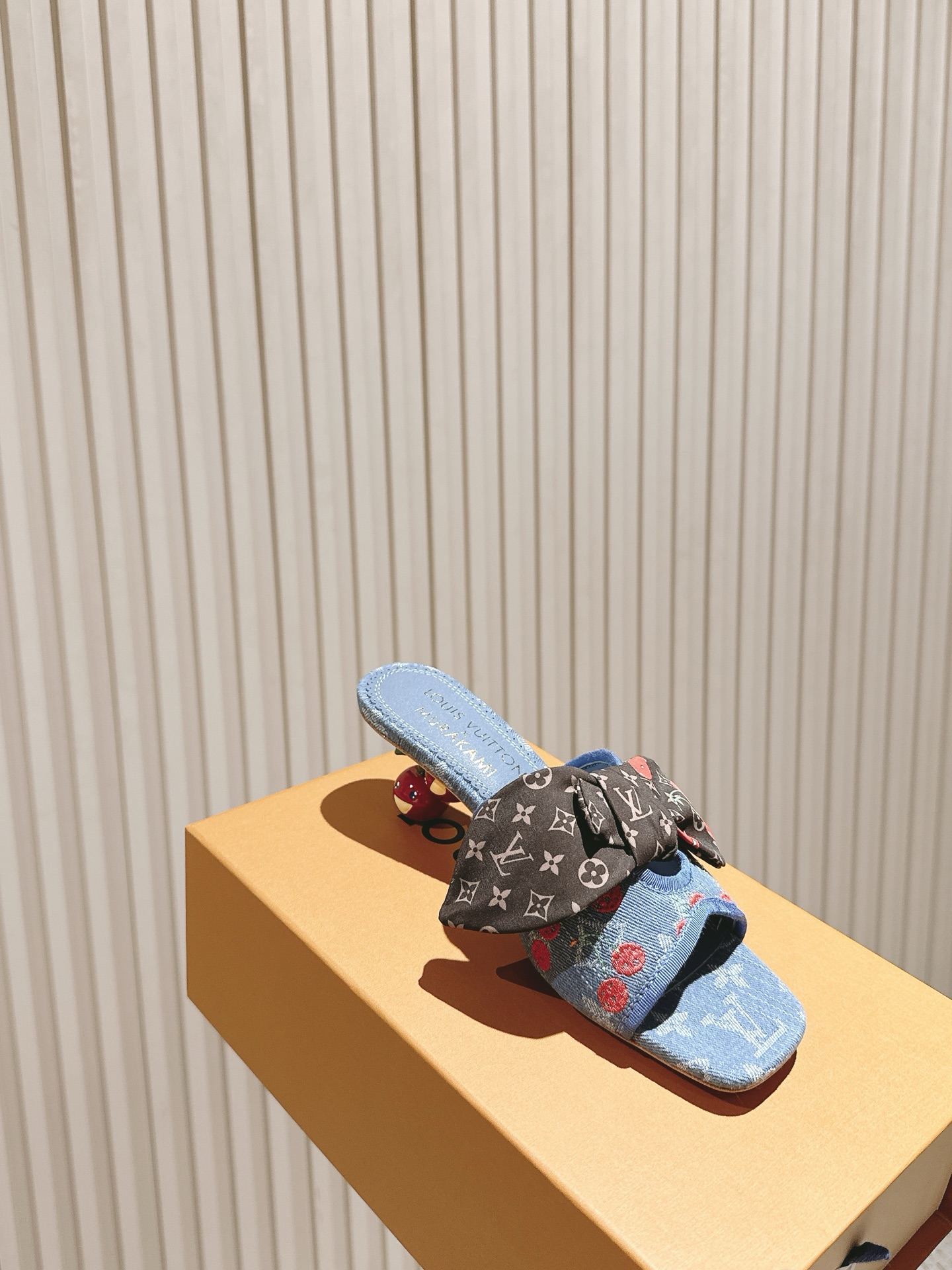 樱桃🍒跟  | ²⁰²5𝐬𝐬 🤍🤎
驴家早春新品🆕 new arrival～LV春夏玛丽珍鞋，也太出彩了