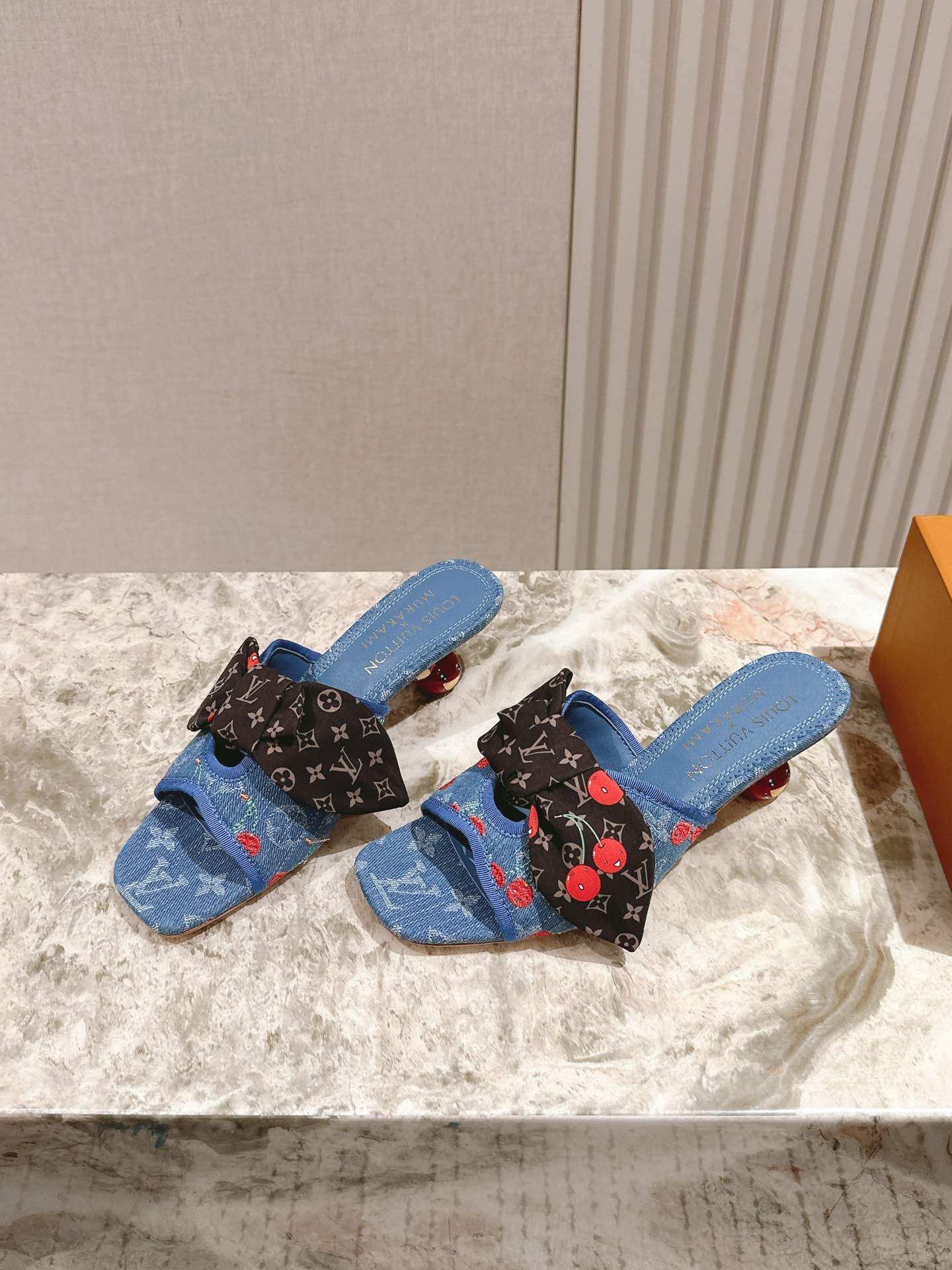 樱桃🍒跟  | ²⁰²5𝐬𝐬 🤍🤎
驴家早春新品🆕 new arrival～LV春夏玛丽珍鞋，也太出彩了