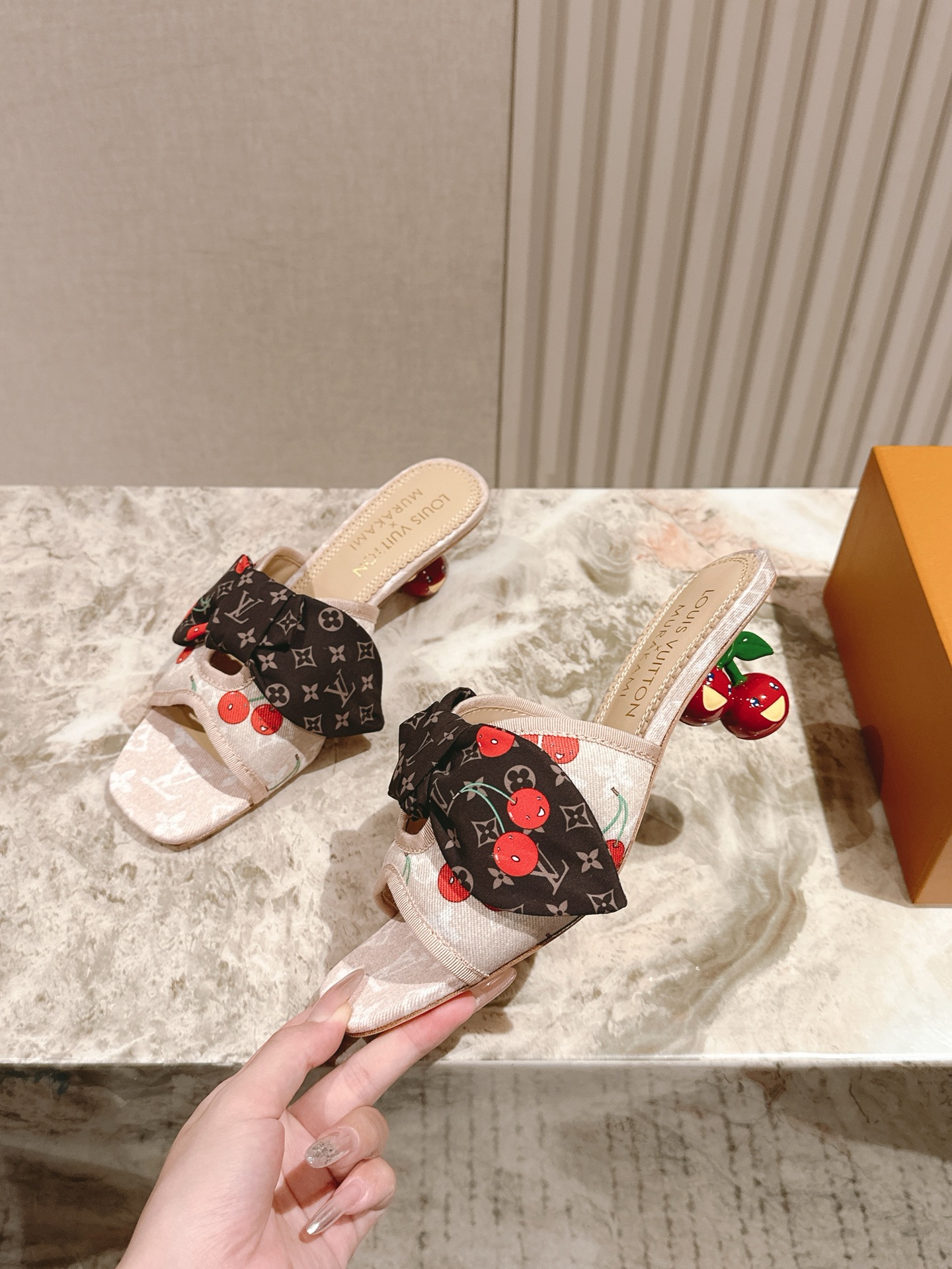 樱桃🍒跟  | ²⁰²5𝐬𝐬 🤍🤎
驴家早春新品🆕 new arrival～LV春夏玛丽珍鞋，也太出彩了