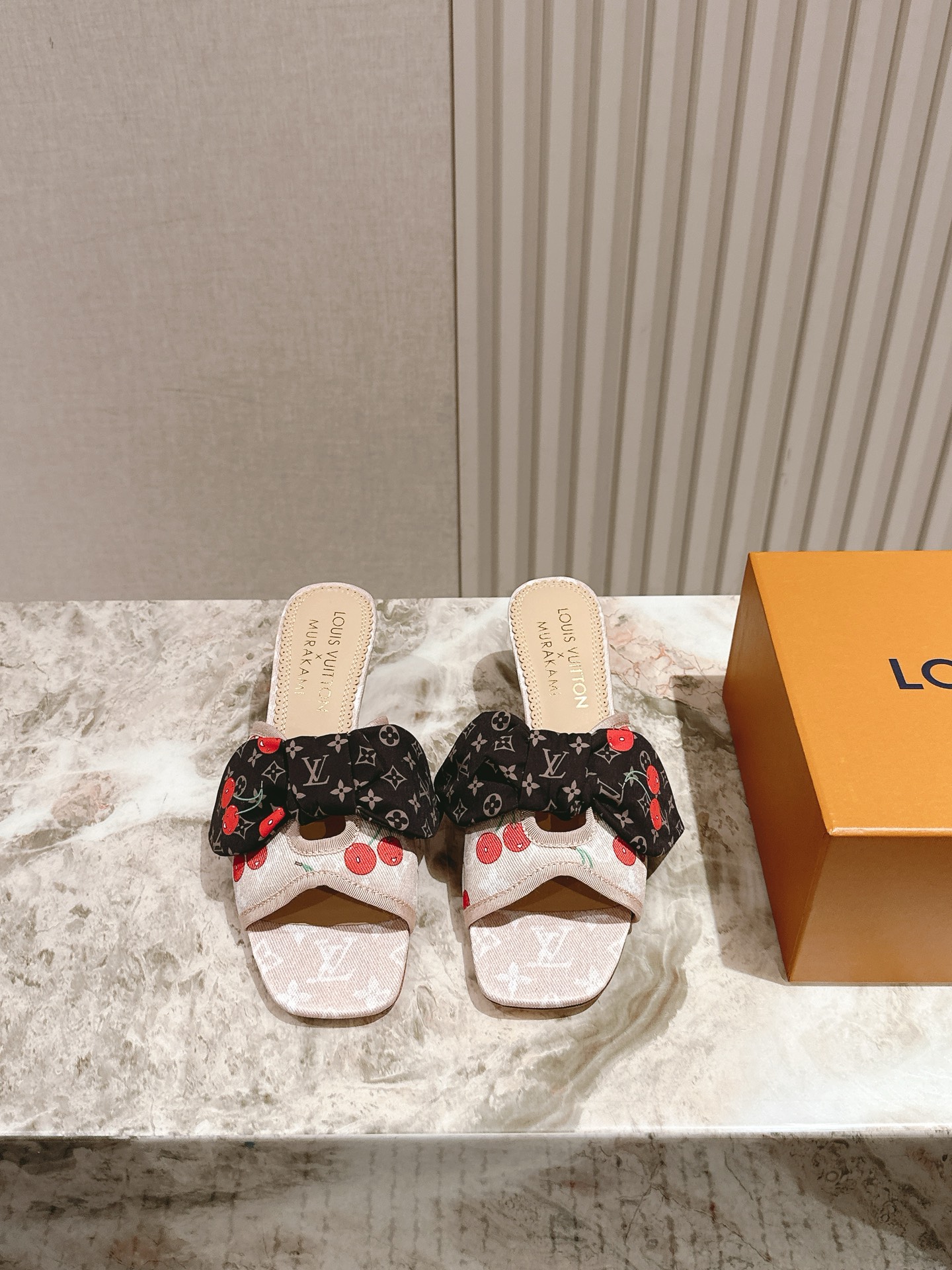 樱桃🍒跟  | ²⁰²5𝐬𝐬 🤍🤎
驴家早春新品🆕 new arrival～LV春夏玛丽珍鞋，也太出彩了