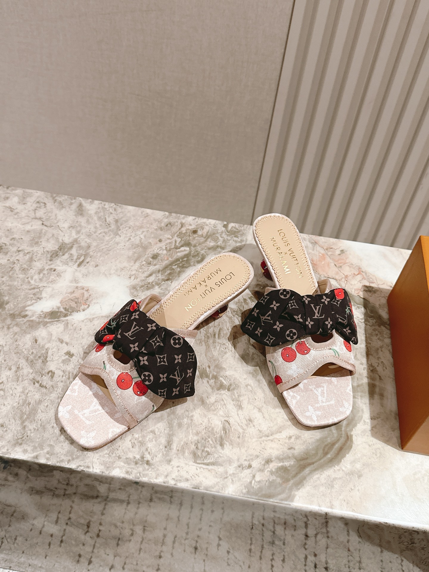 樱桃🍒跟  | ²⁰²5𝐬𝐬 🤍🤎
驴家早春新品🆕 new arrival～LV春夏玛丽珍鞋，也太出彩了