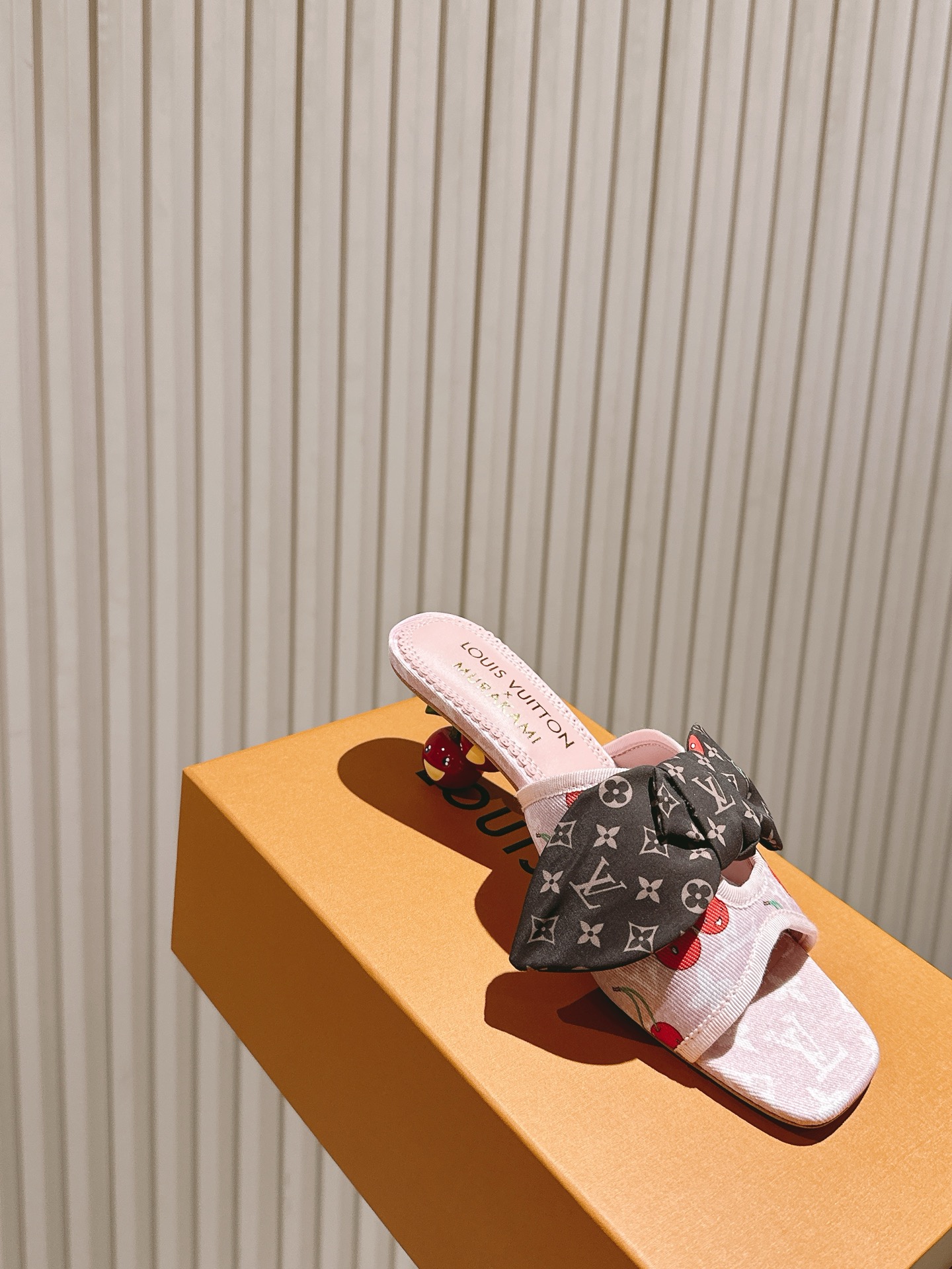 樱桃🍒跟  | ²⁰²5𝐬𝐬 🤍🤎
驴家早春新品🆕 new arrival～LV春夏玛丽珍鞋，也太出彩了
