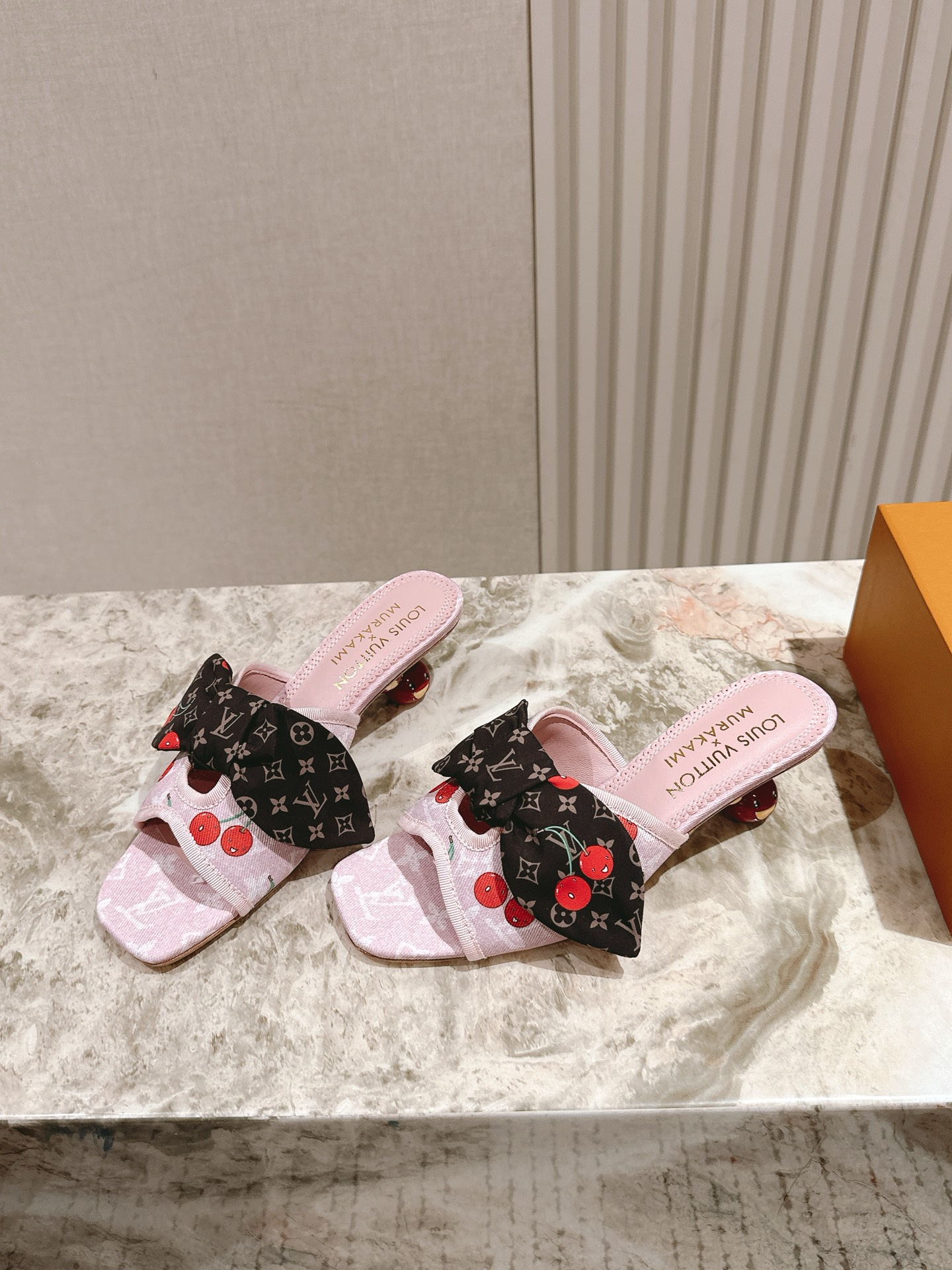 樱桃🍒跟  | ²⁰²5𝐬𝐬 🤍🤎
驴家早春新品🆕 new arrival～LV春夏玛丽珍鞋，也太出彩了