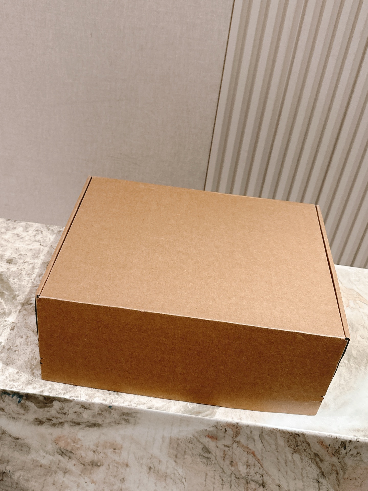 NO:468967,The counter synchronous gift box packaging!  , casual shoes/sports shoes, sneakers19860909专柜同步礼盒包装！,休闲鞋/运动鞋,sneakers,Women's Shoes