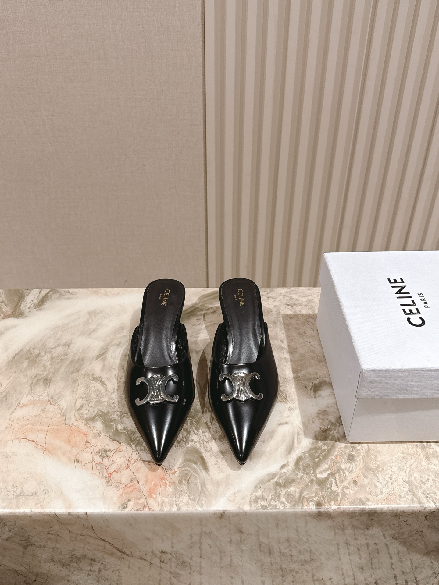 CELINE Summer Cowboy Bouquet: Silver-Head Heels and Classic French Aesthetic - 图片 9