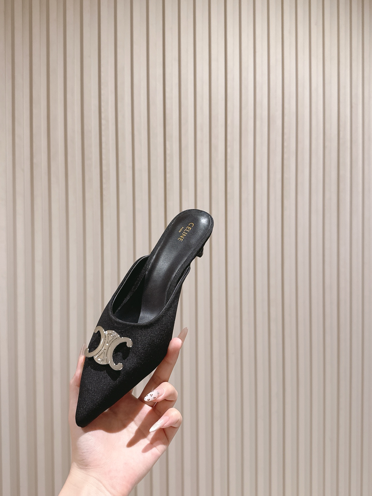 CELINE Summer Cowboy Bouquet: Silver-Head Heels and Classic French Aesthetics - 图片 7