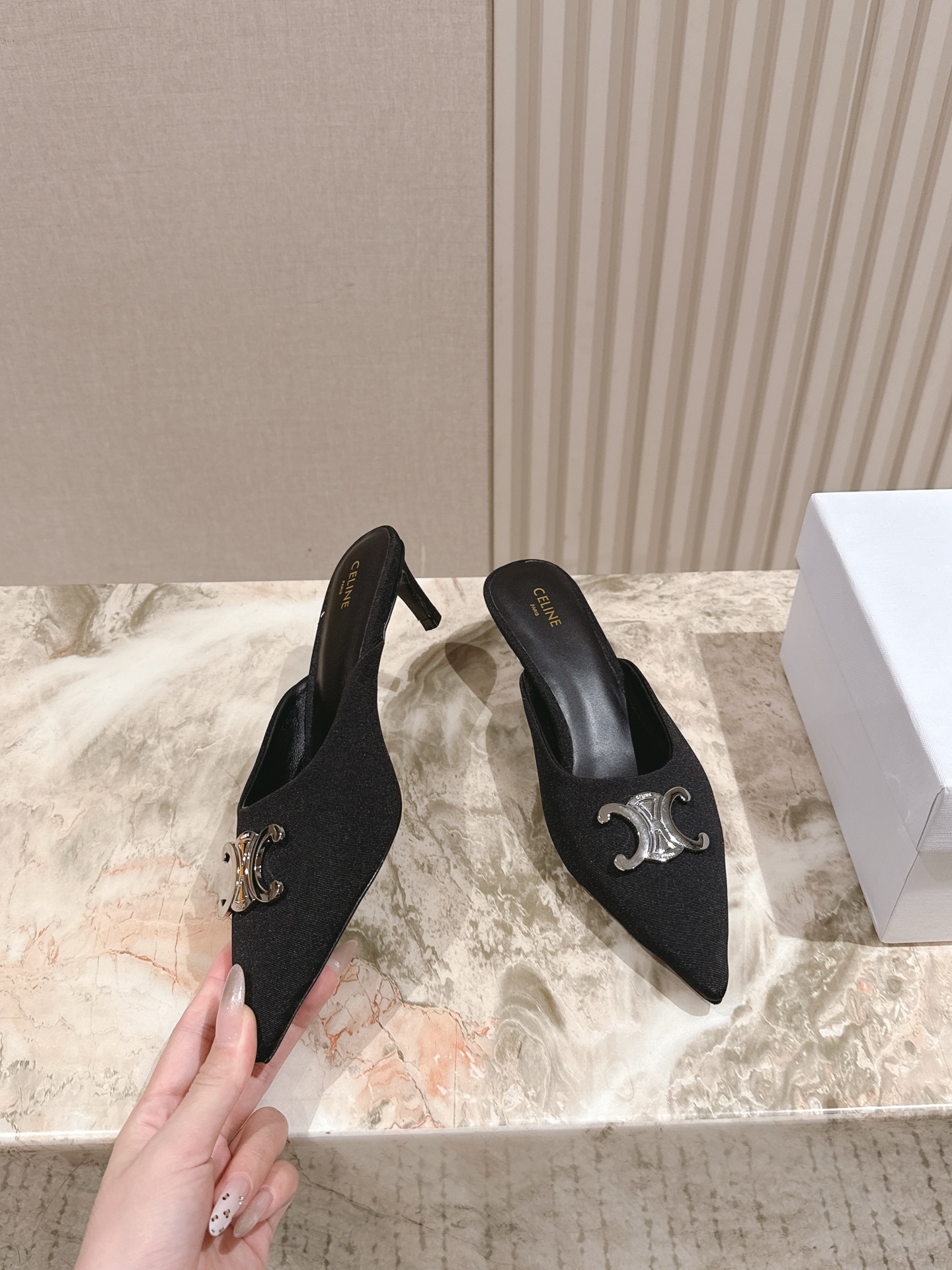 CELINE Summer Cowboy Bouquet: Silver-Head Heels and Classic French Aesthetics - 图片 2