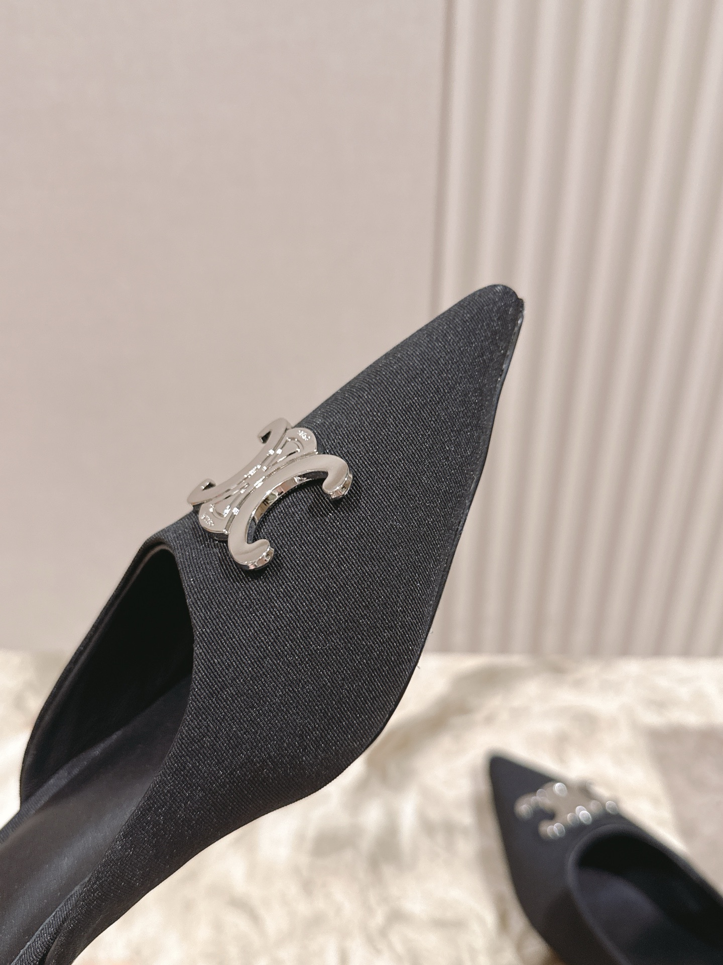 CELINE Summer Cowboy Bouquet: Silver-Head Heels and Classic French Aesthetics - 图片 5