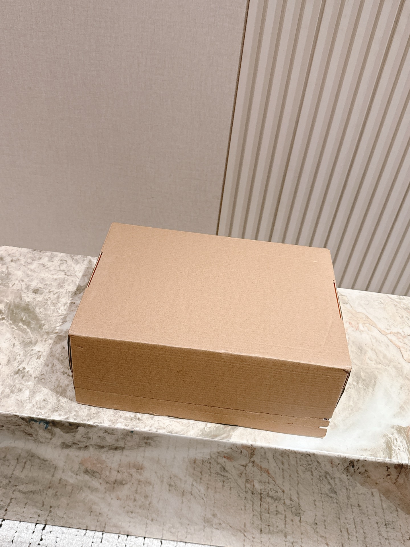 NO:447931,Full set of simultaneous gift boxes for counters!  , casual shoes/sports shoes, sneakers19860909全套专柜同步礼盒包装！,休闲鞋/运动鞋,sneakers,Women's Shoes