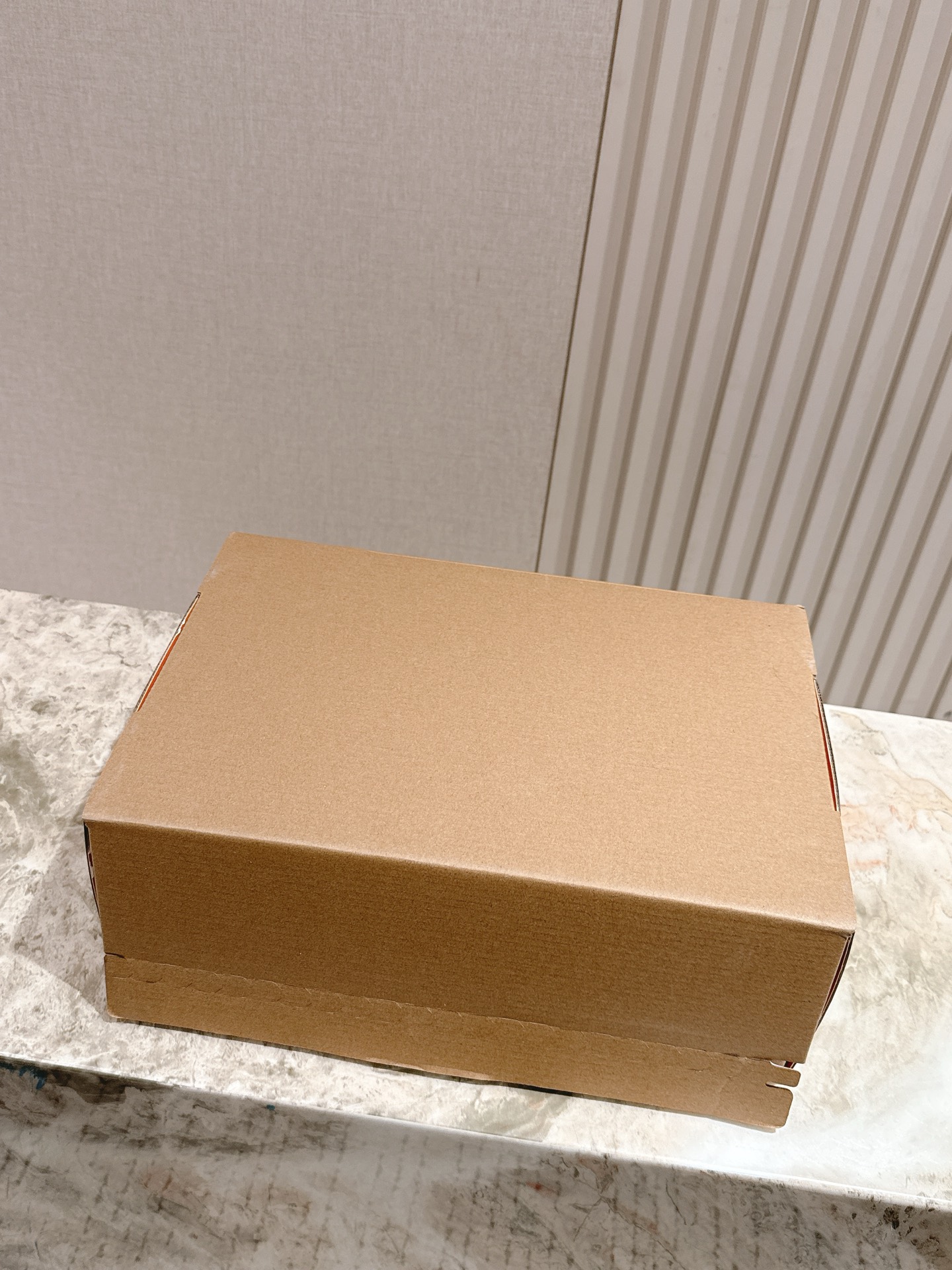 NO:447874,Full set of simultaneous gift boxes for counters!  , casual shoes/sports shoes, sneakers19860909全套专柜同步礼盒包装！,休闲鞋/运动鞋,sneakers,Women's Shoes