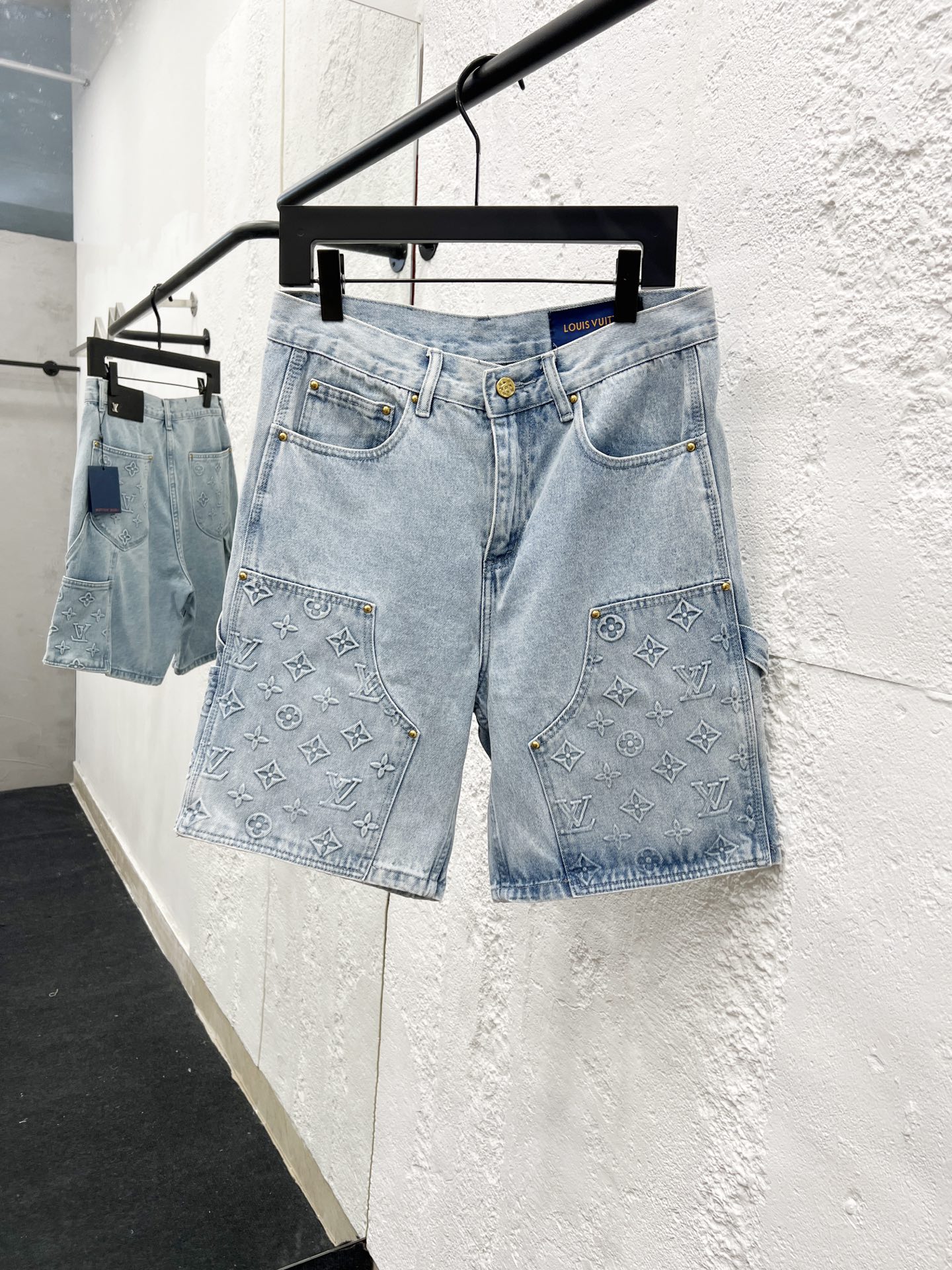 Louis Vuitton Embossed Denim Shorts - Stylish & Durable Workwear for Men & Women 2 i1756281712366 1505 0 0