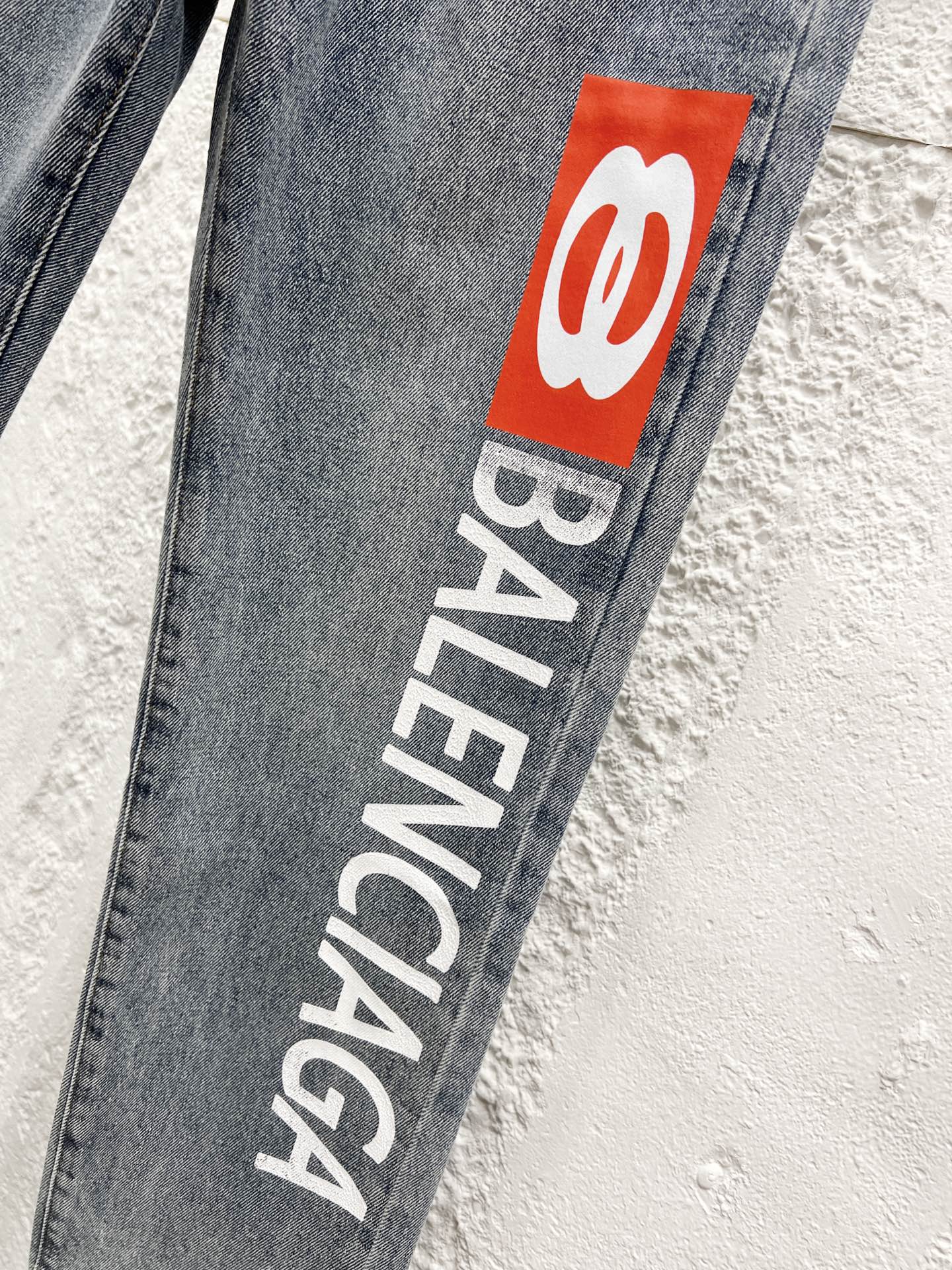 Balenciaga Straight-Leg Denim Jeans with Logo Print in Blue 6 i1756282239097 3205 0 4