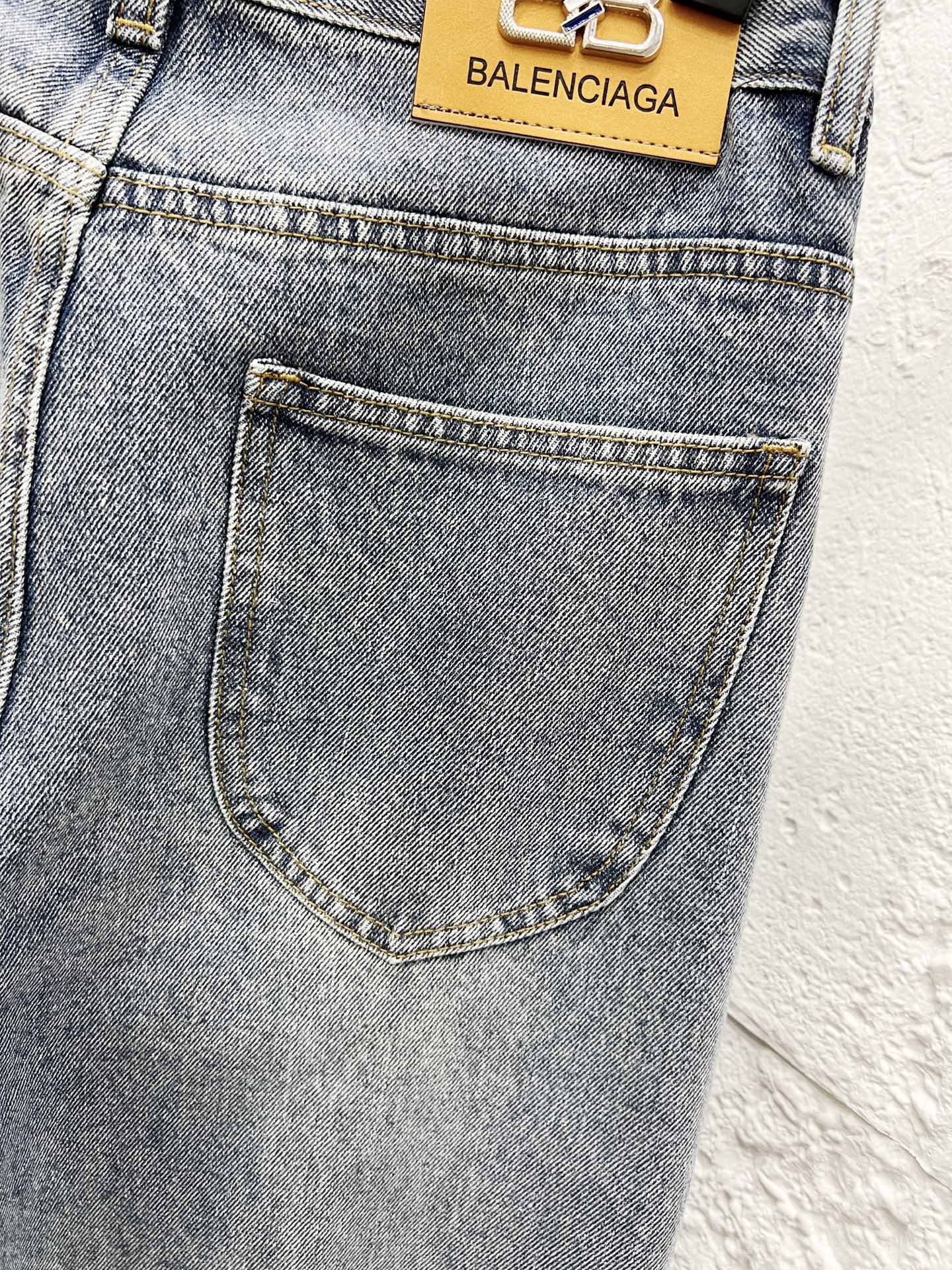 Balenciaga Straight-Leg Denim Jeans with Logo Print in Blue 11 i1756282242698 917 0 9