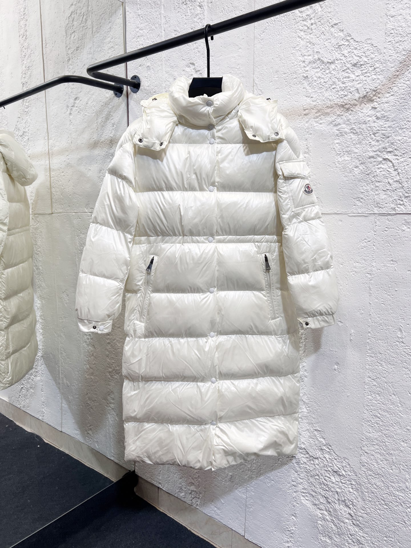 Modelo: Y27 Nuevo estilo de otoño/invierno 2025 🆕 Chaqueta de plumas larga para parejas. Accesorios de metal personali…