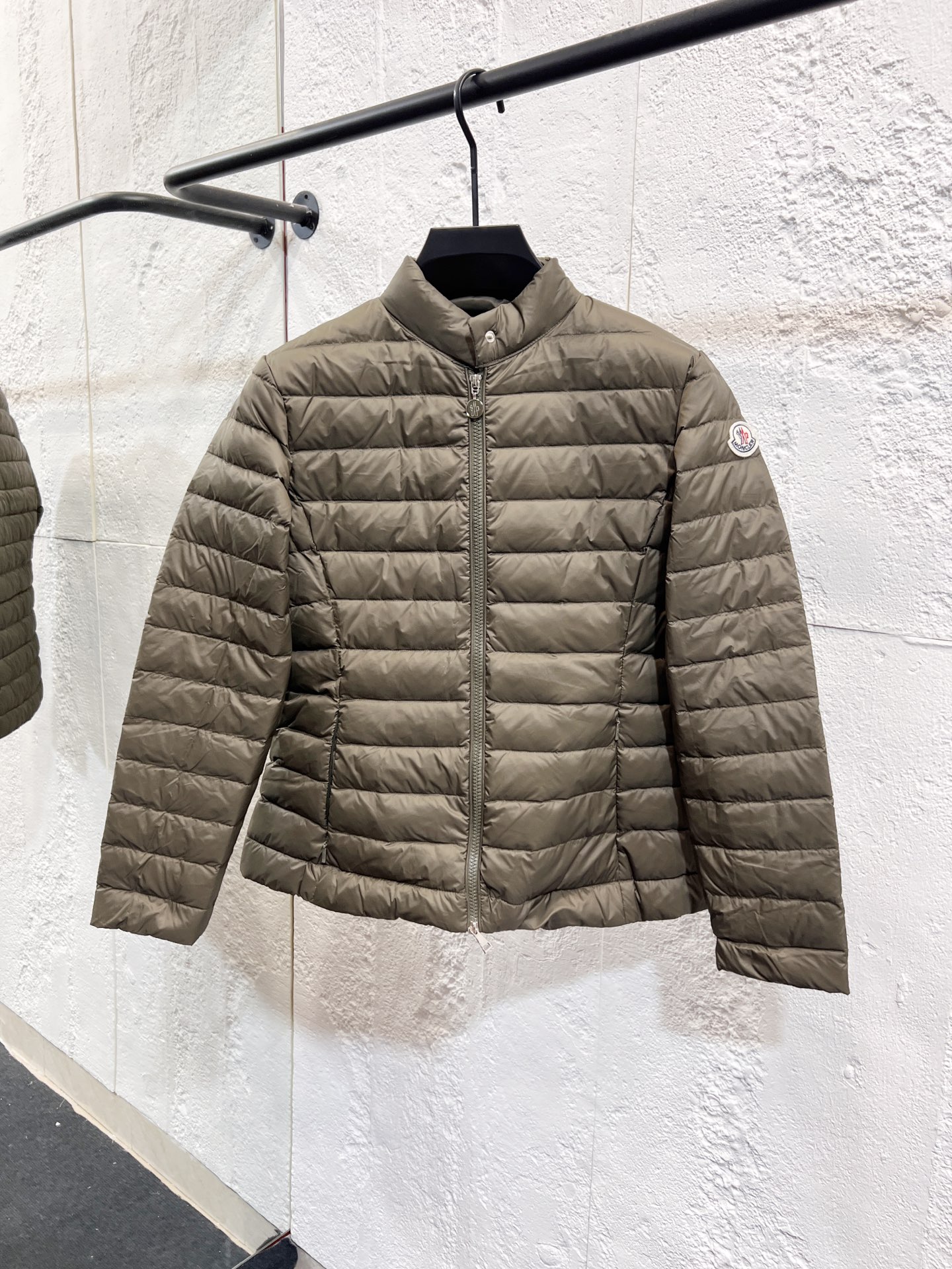 Modelo: Y32 Nuevo estilo de otoño/invierno 2025 🆕 Chaqueta de plumas para parejas. Accesorios de metal personalizados …