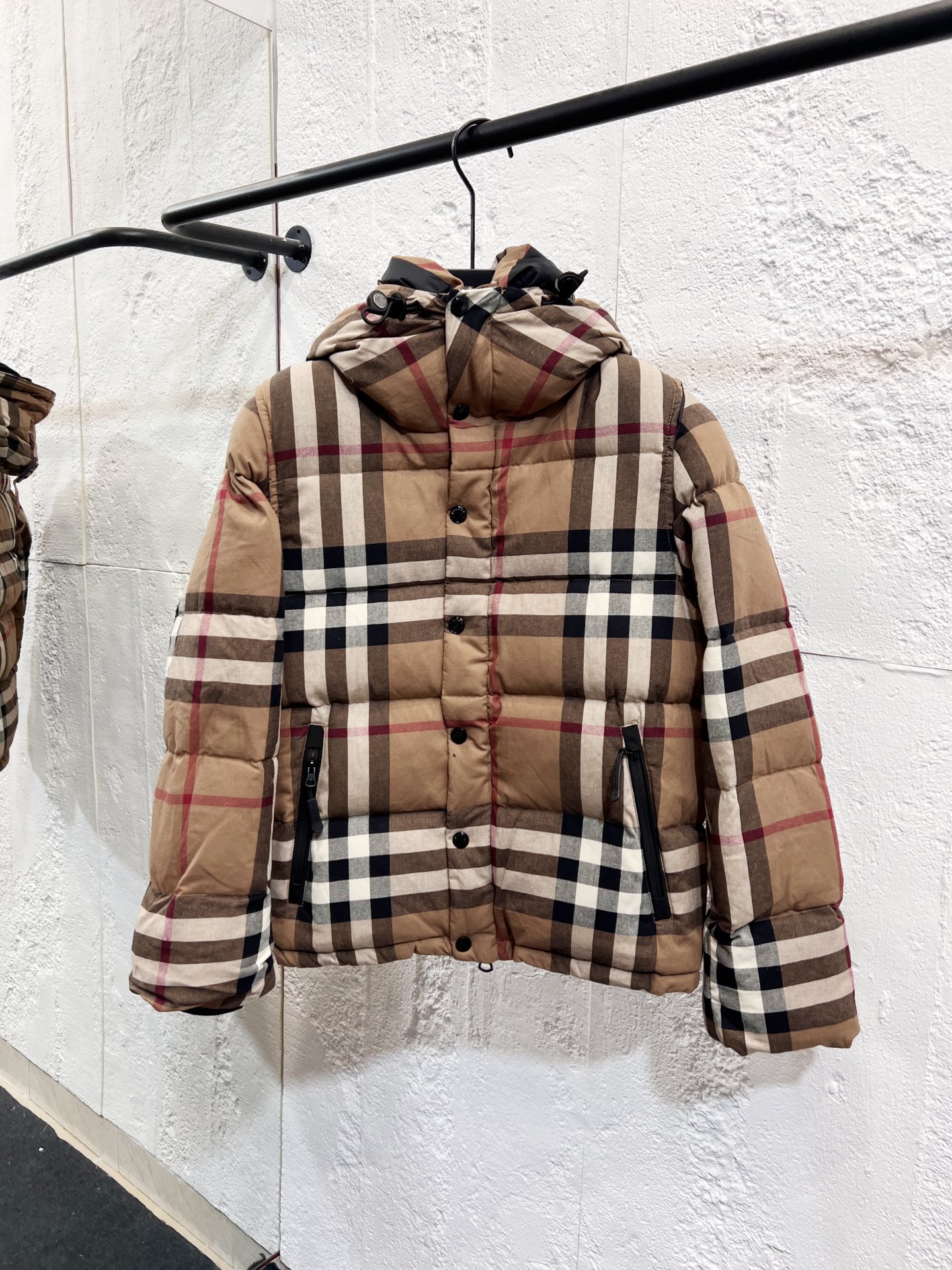 Número de estilo: Y38 2025 otoño e invierno nuevo estilo 🆕 chaqueta de plumas estilo pareja. Los accesorios de hardwar…