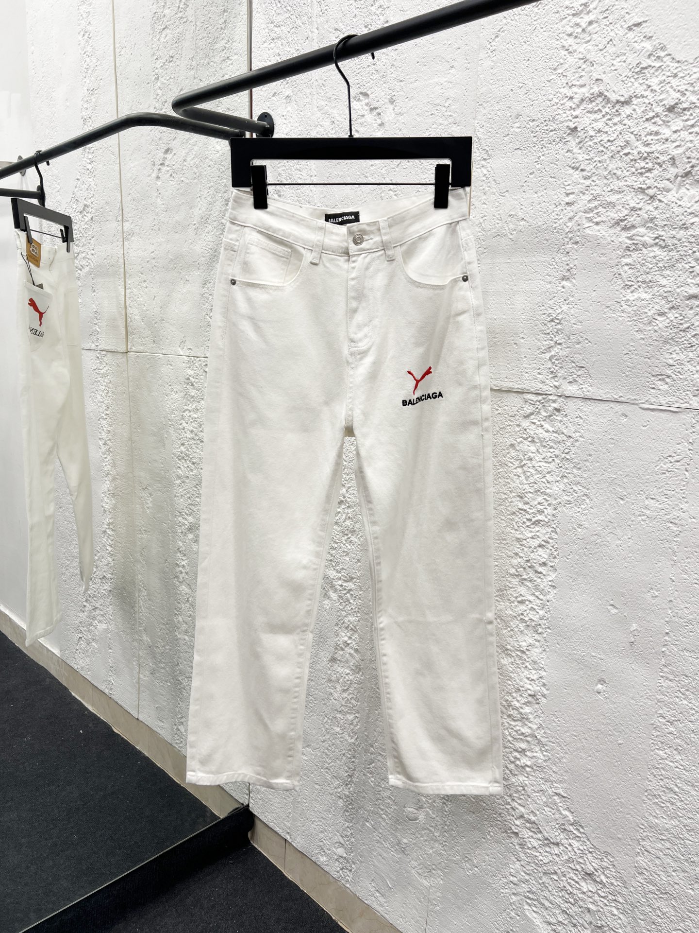 Balenciaga Classic New Letter Printed Logo Jeans - Stylish & Comfortable 2 i1758853768604 8876 0 0