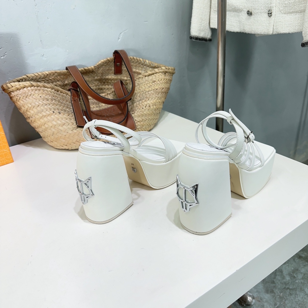 Luxury Sandal Slippers with Thick Bottom from NAKED: High Quality Fashion Statement - 图片 8