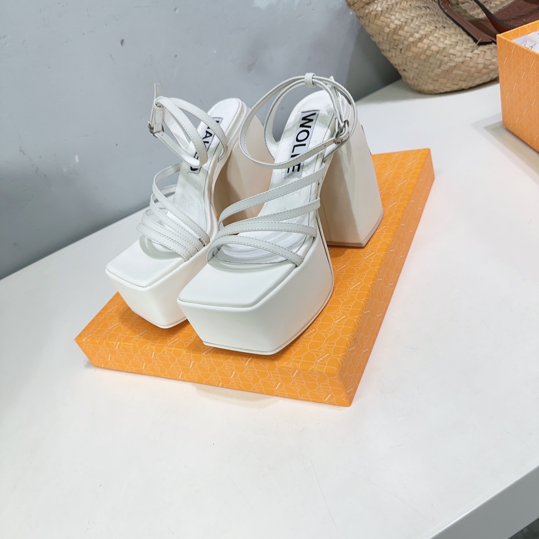 Luxury Sandal Slippers with Thick Bottom from NAKED: High Quality Fashion Statement - 图片 6