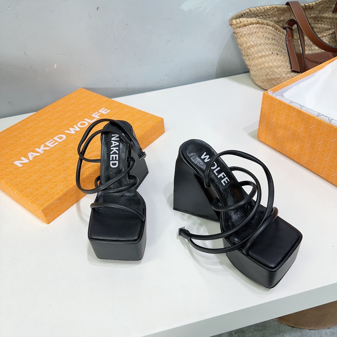 High-Quality Fox Head Sandal Slippers by NAKED: Luxury Design with Bold Details