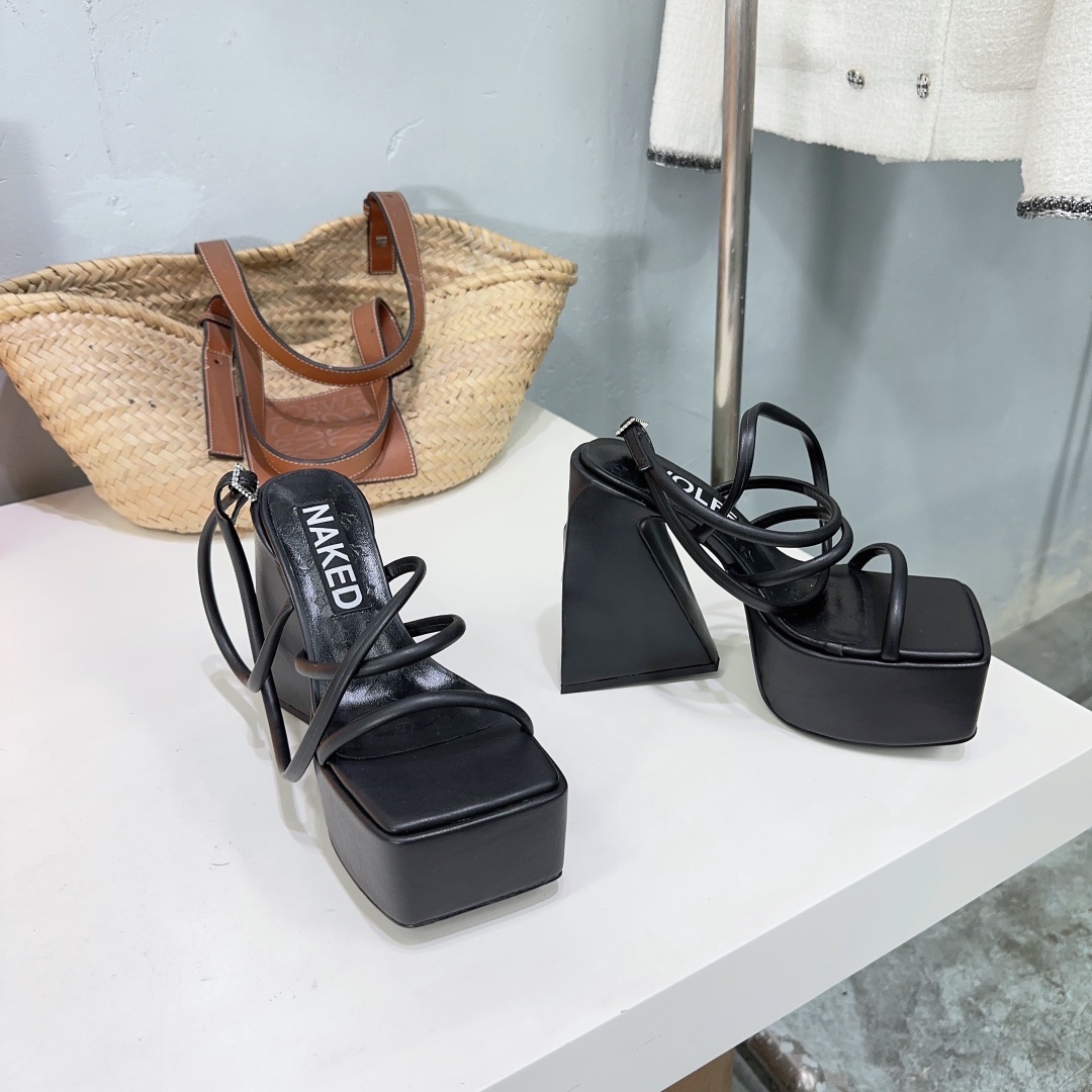High-Quality Fox Head Sandal Slippers by NAKED: Luxury Design with Bold Details - 图片 7