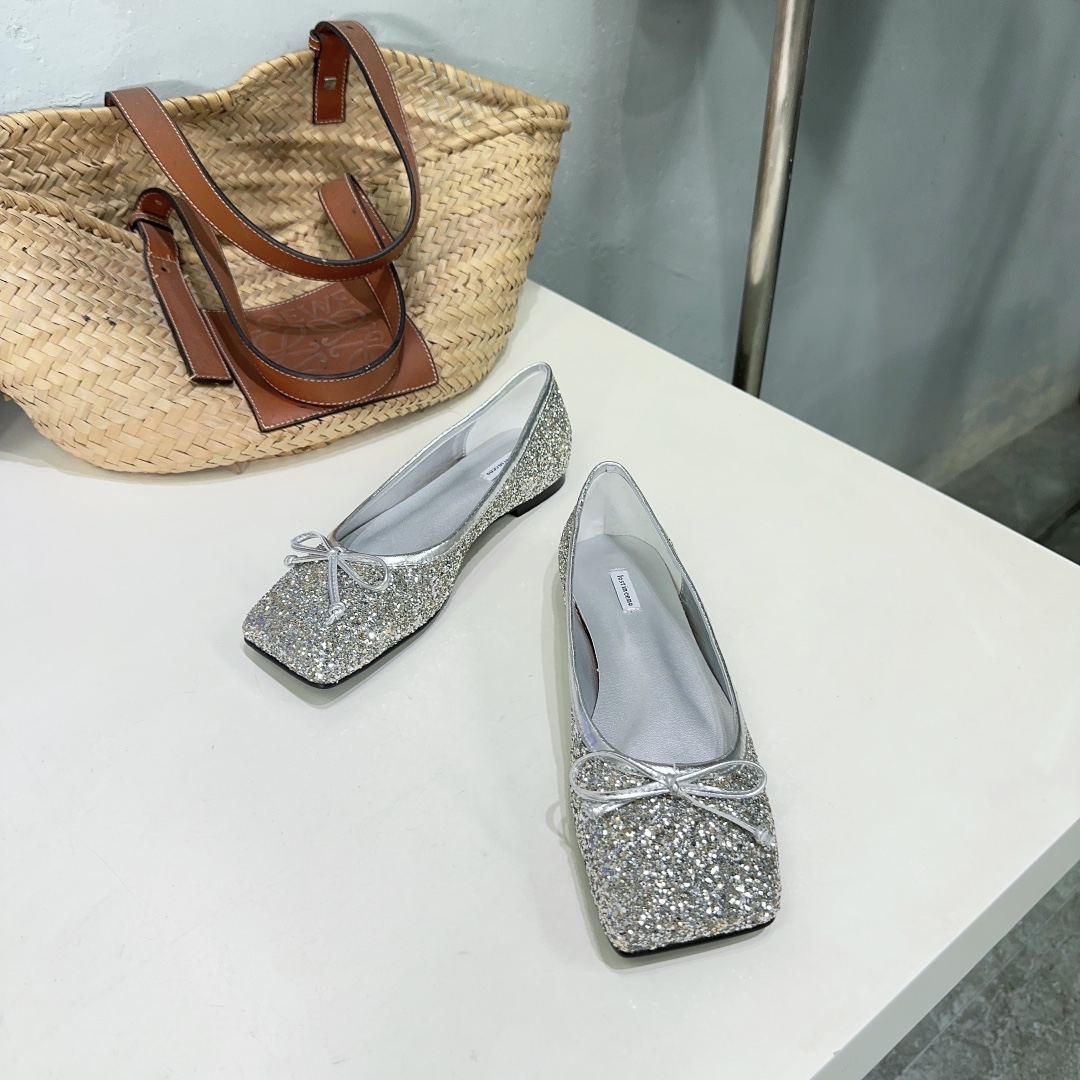 High-Quality Ballet Shoes with Mixed Sheep Hides and Glits Skins. - 图片 5