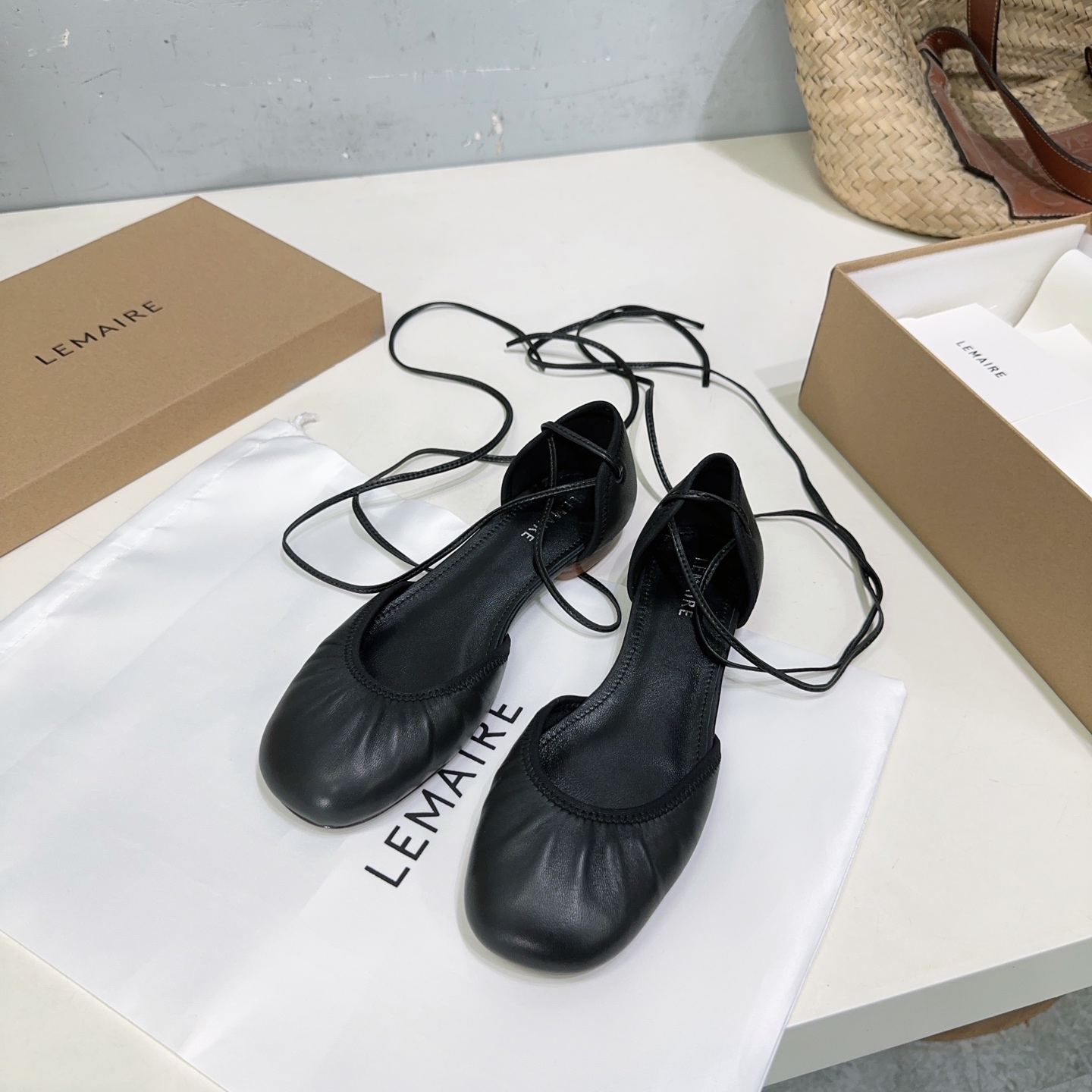 “LEMAIRE Mary Jane Ballet Shoes: High-Quality Italian Imports in Lazy Chicken Yellow” - 图片 9